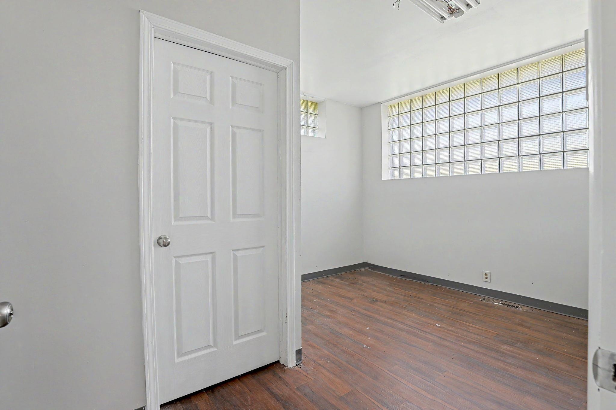 1601 State St. Property Photo 33