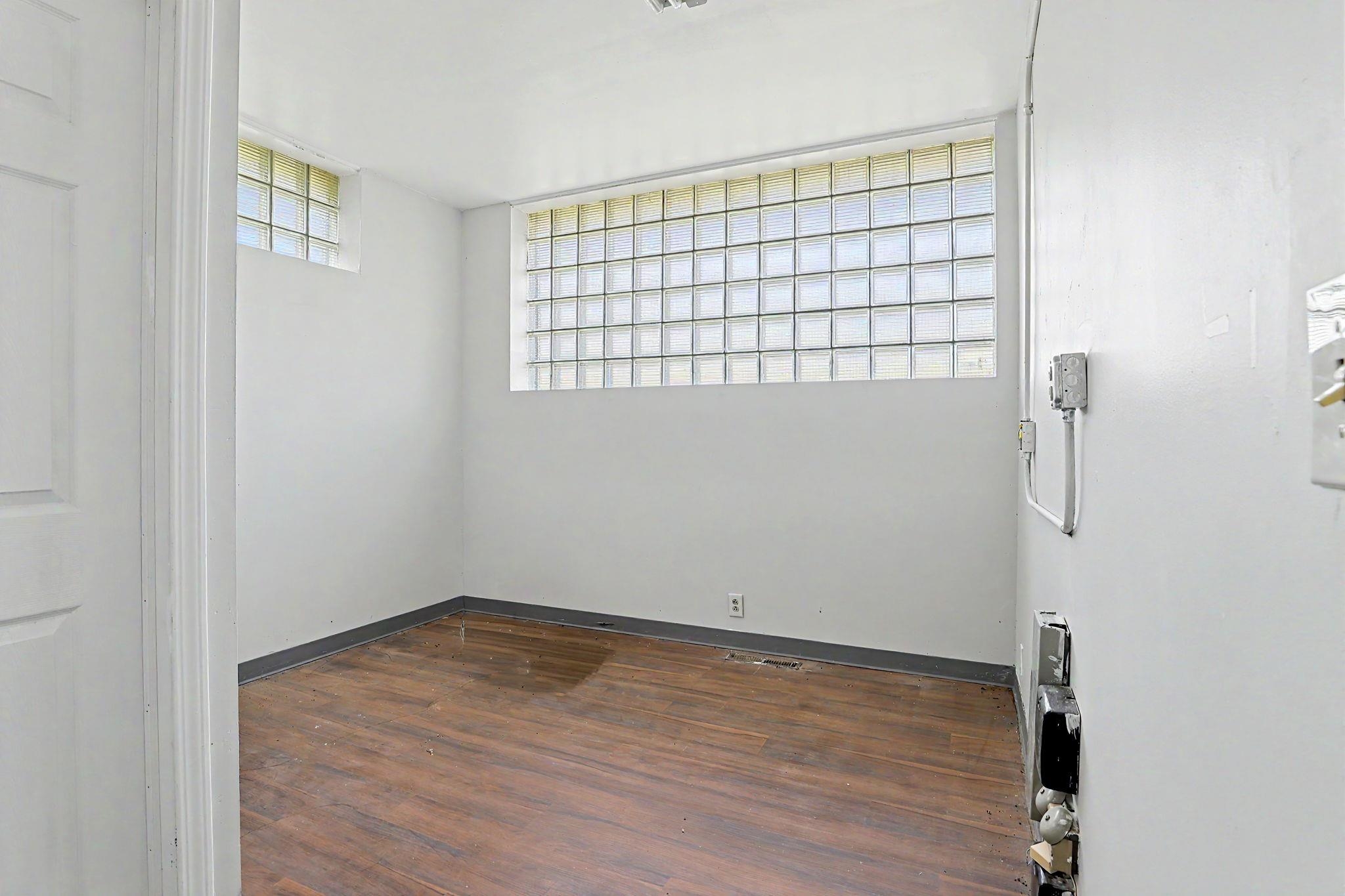 1601 State St. Property Photo 34