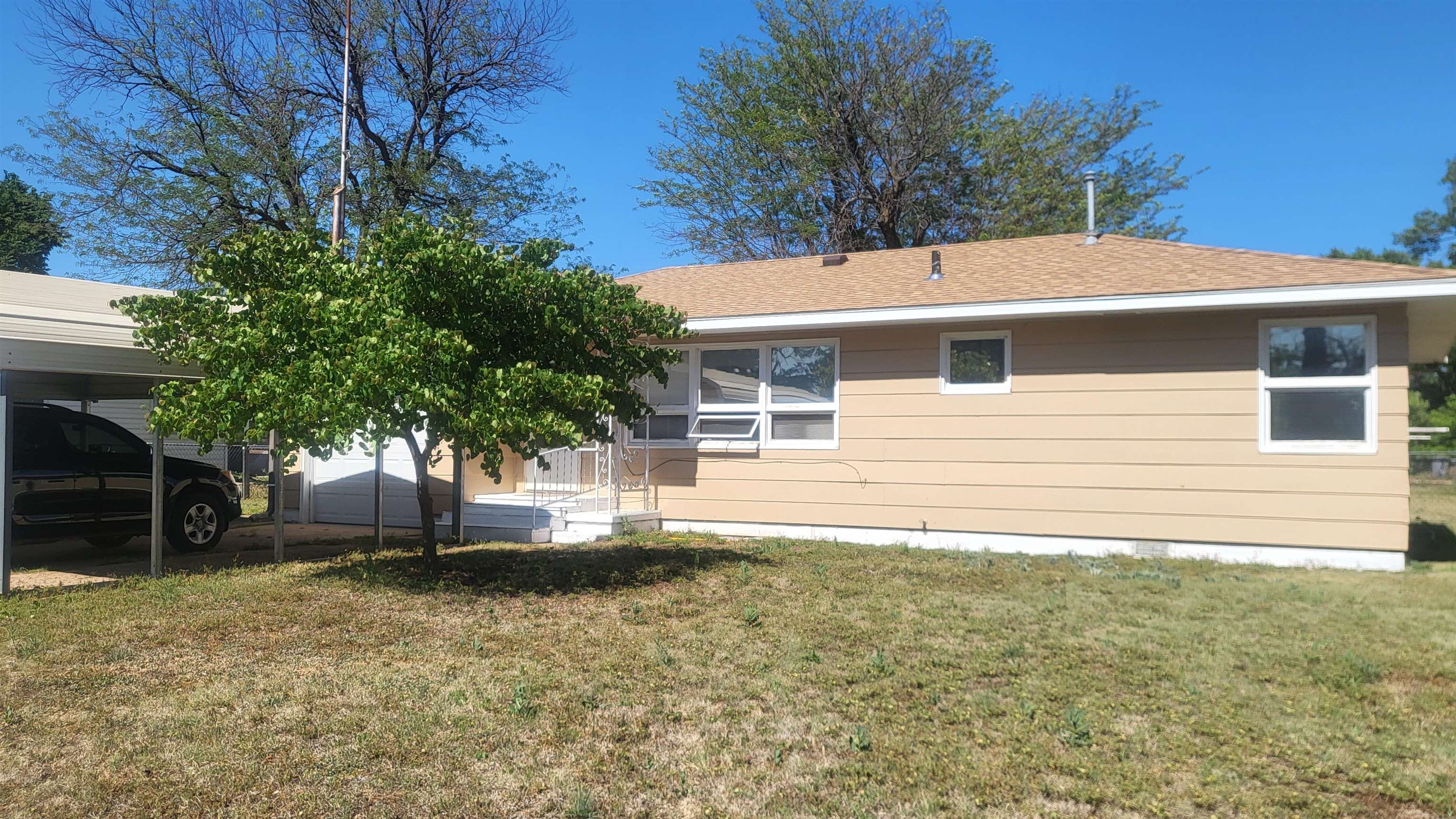 516 N Botkin Property Photo 1