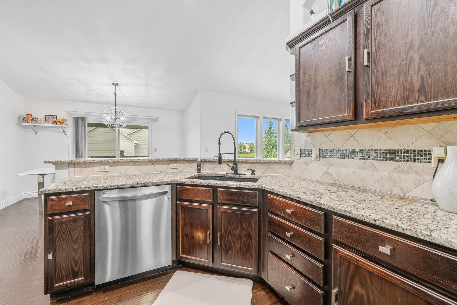 13913 E Watson St Property Photo 9