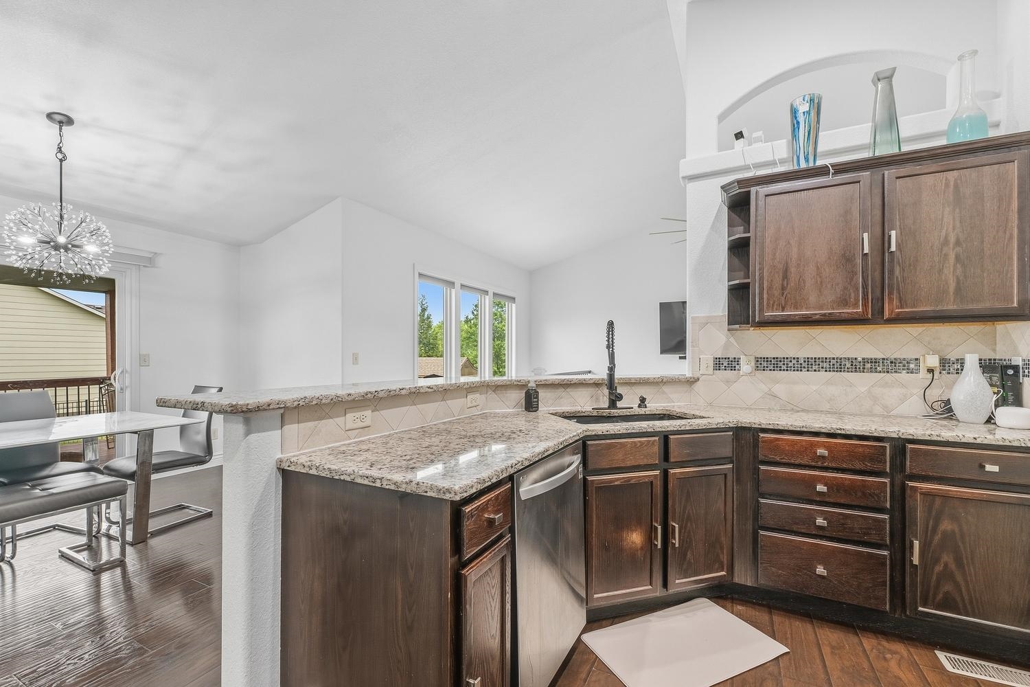 13913 E Watson St Property Photo 10