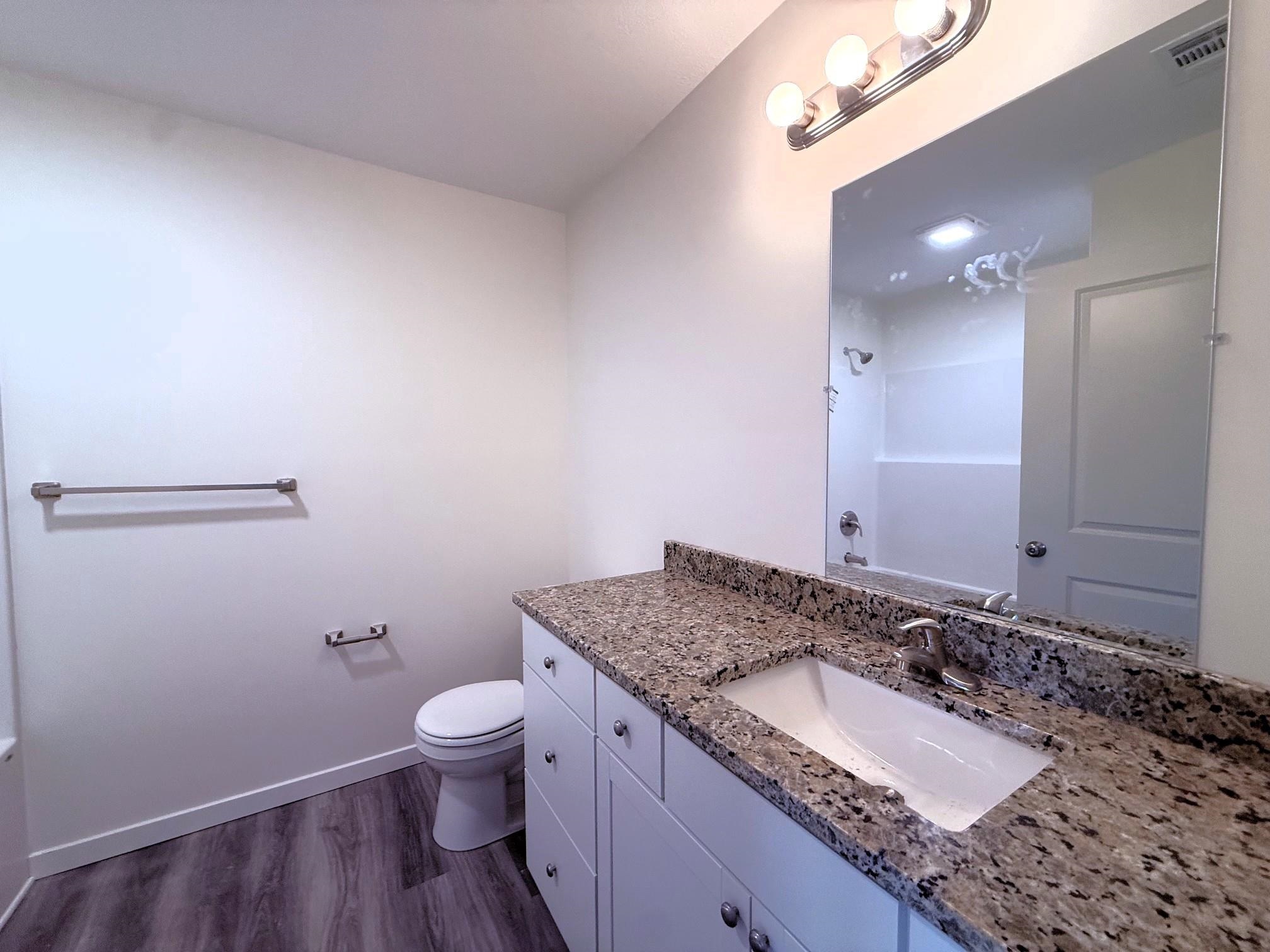 1228 Fountain Dr Property Photo 7