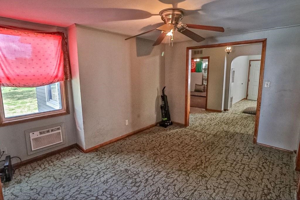 4704 S Water St Property Photo 6