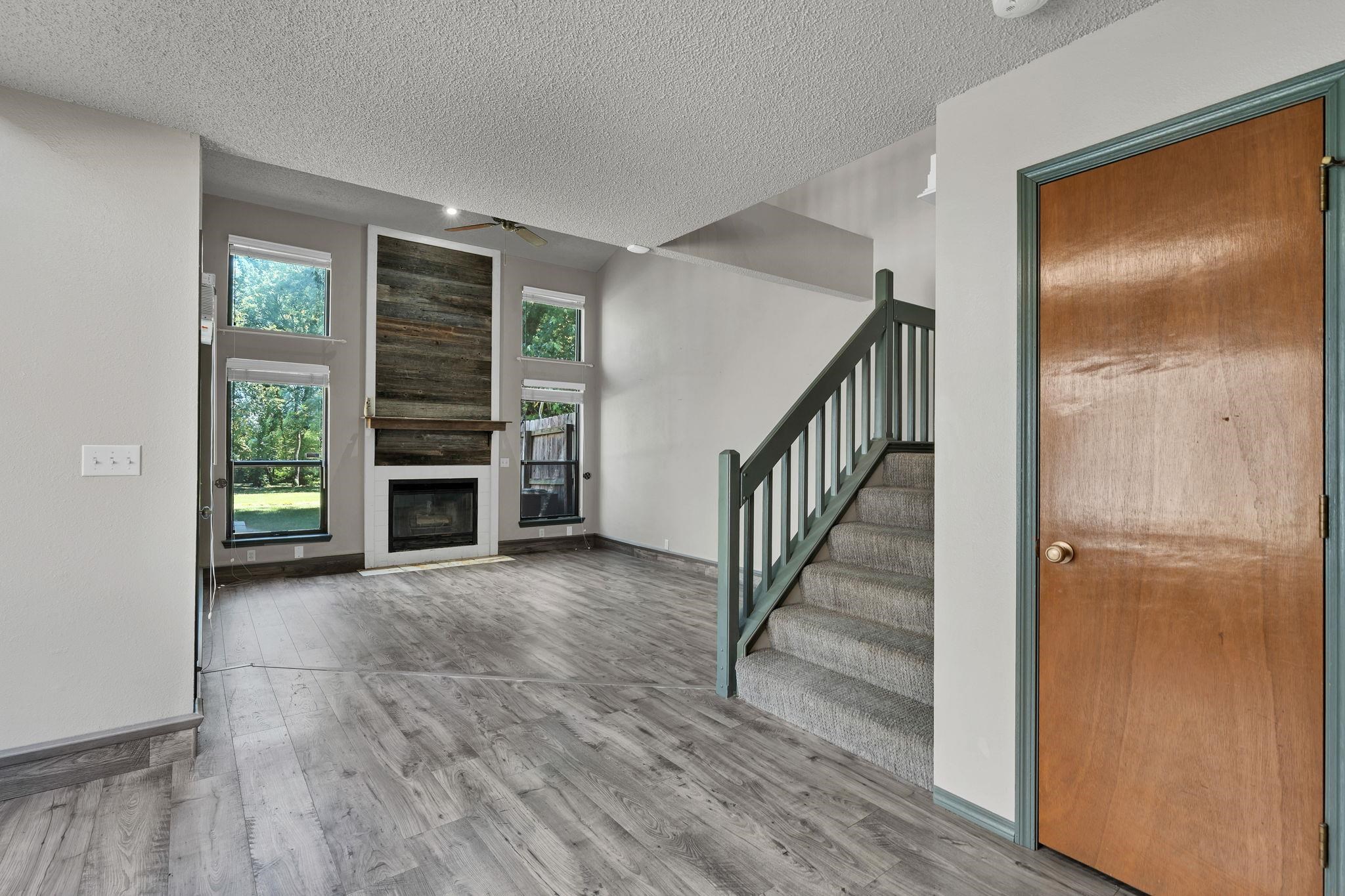 2014 N Woodlawn Blvd Property Photo 5