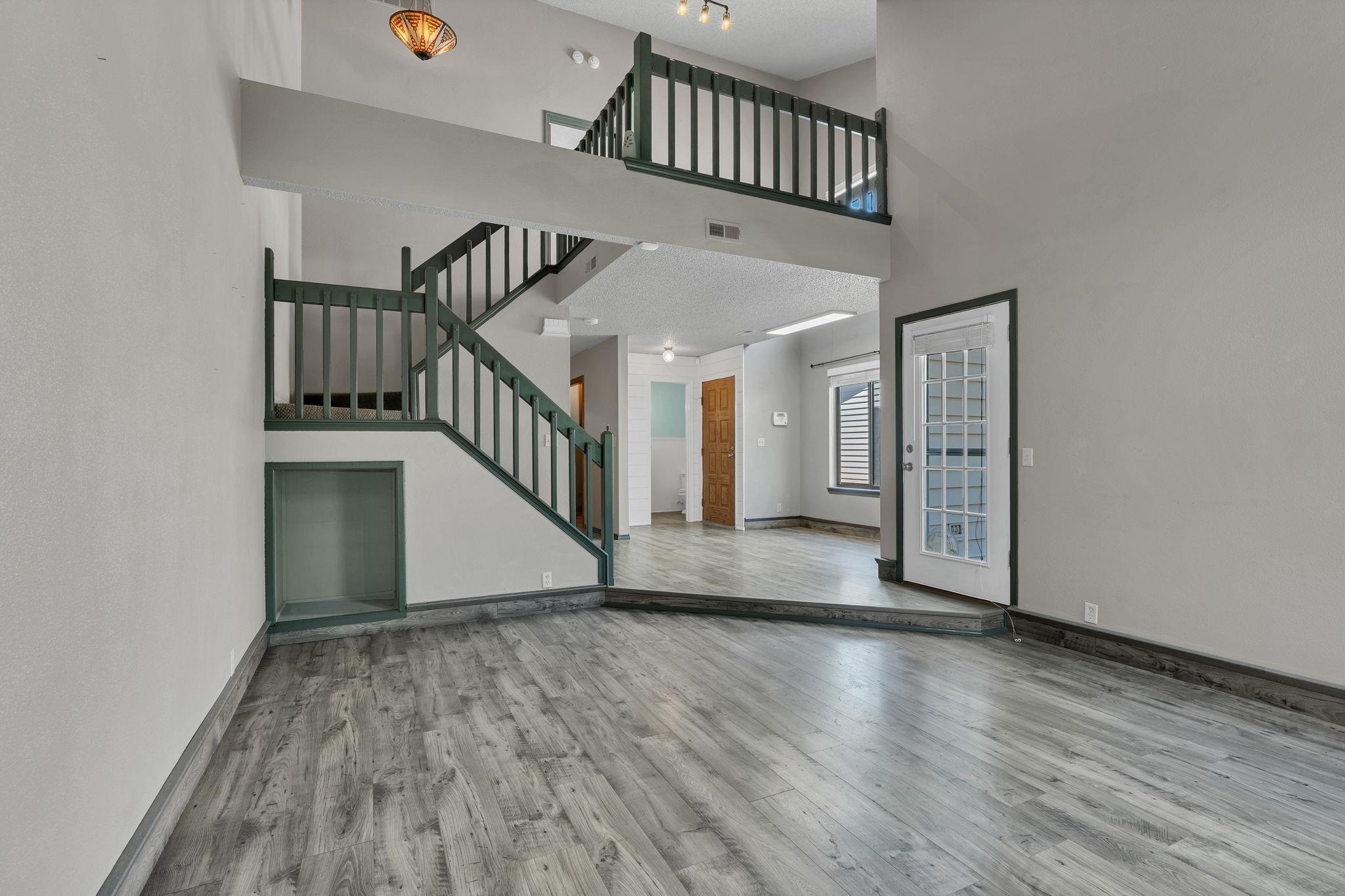 2014 N Woodlawn Blvd Property Photo 11
