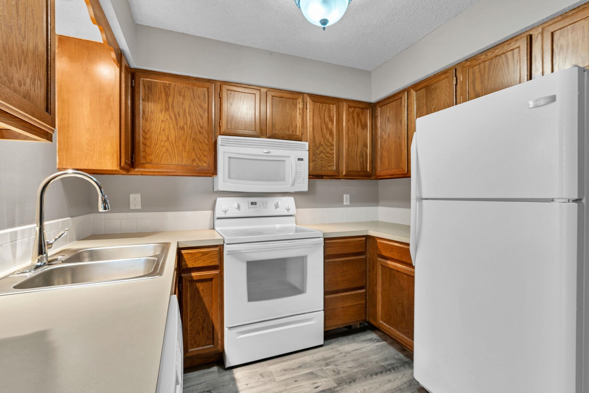 2014 N Woodlawn Blvd Property Photo 12