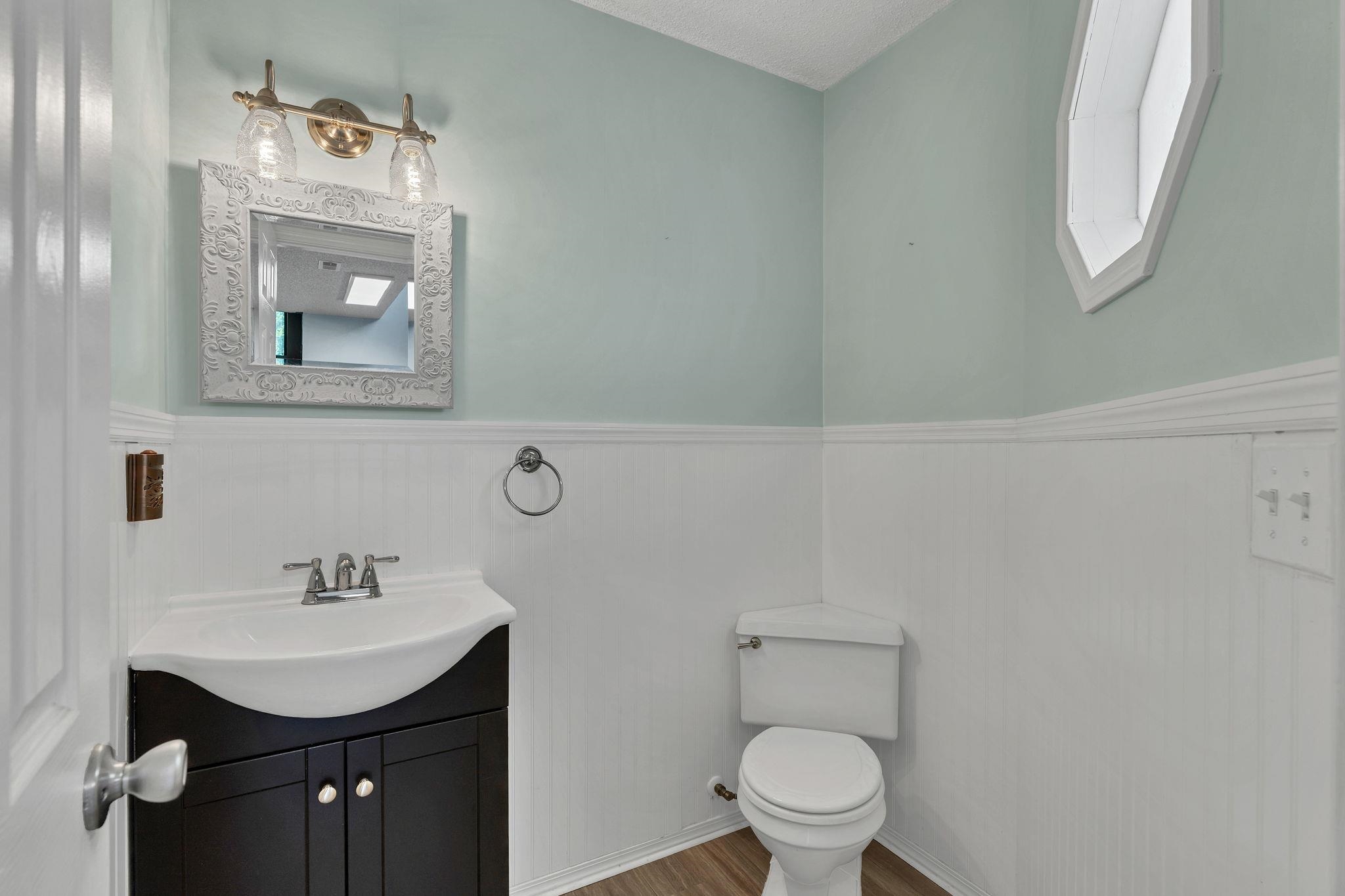 2014 N Woodlawn Blvd Property Photo 14