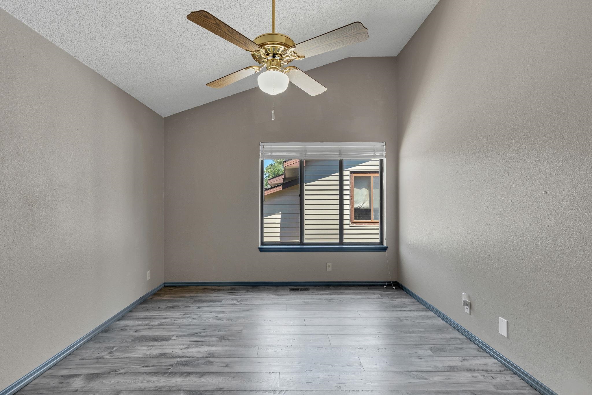 2014 N Woodlawn Blvd Property Photo 20