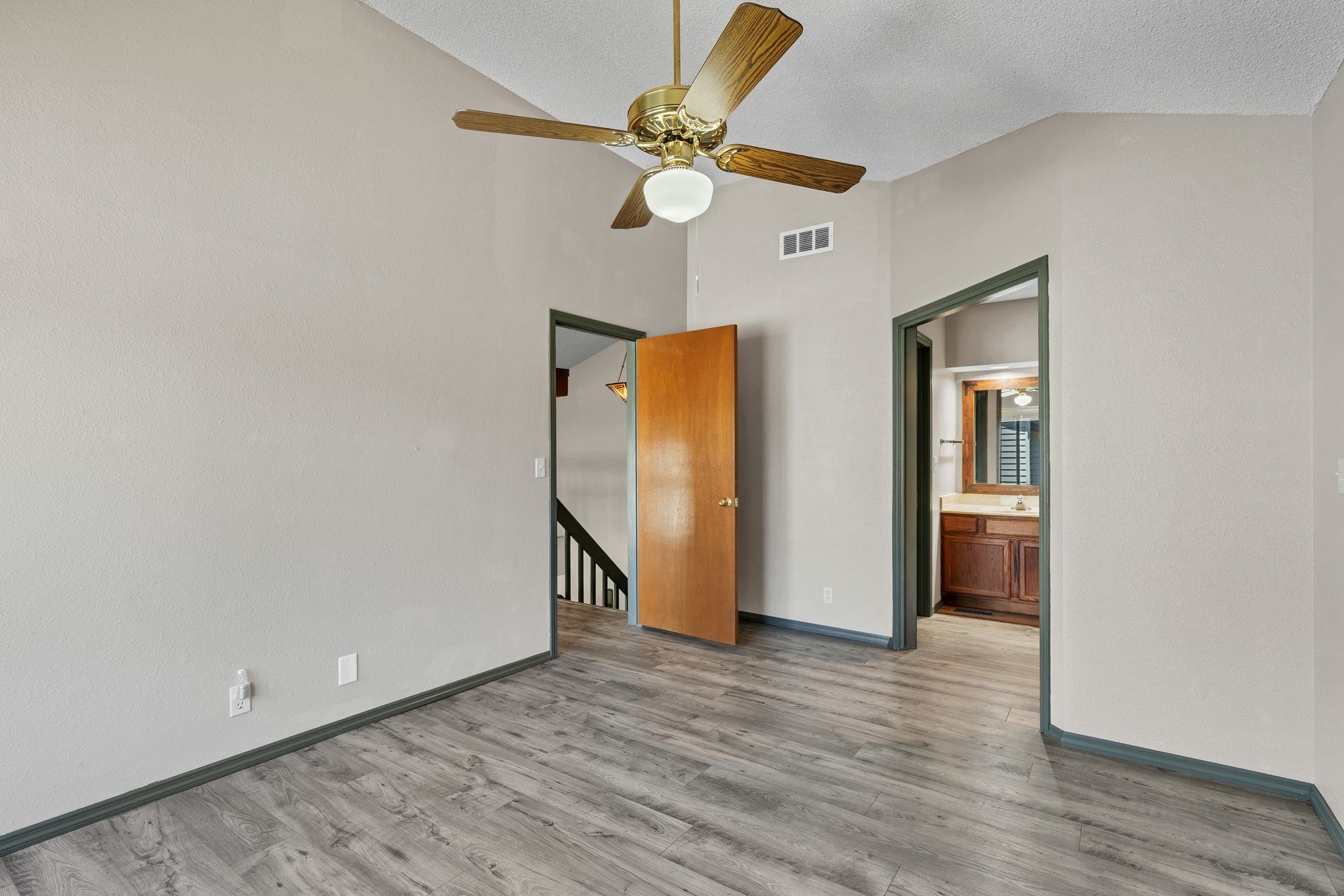 2014 N Woodlawn Blvd Property Photo 22