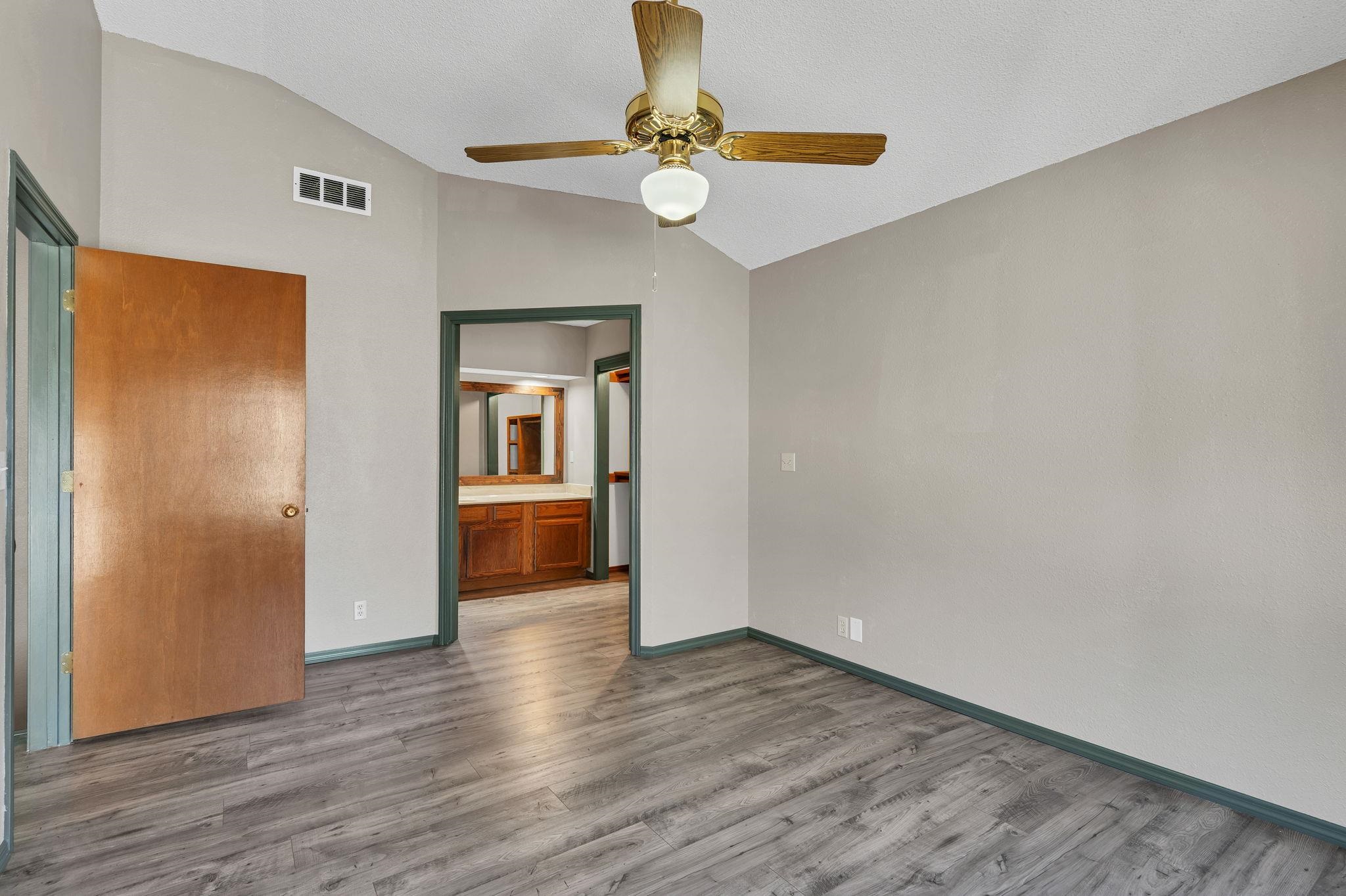 2014 N Woodlawn Blvd Property Photo 23