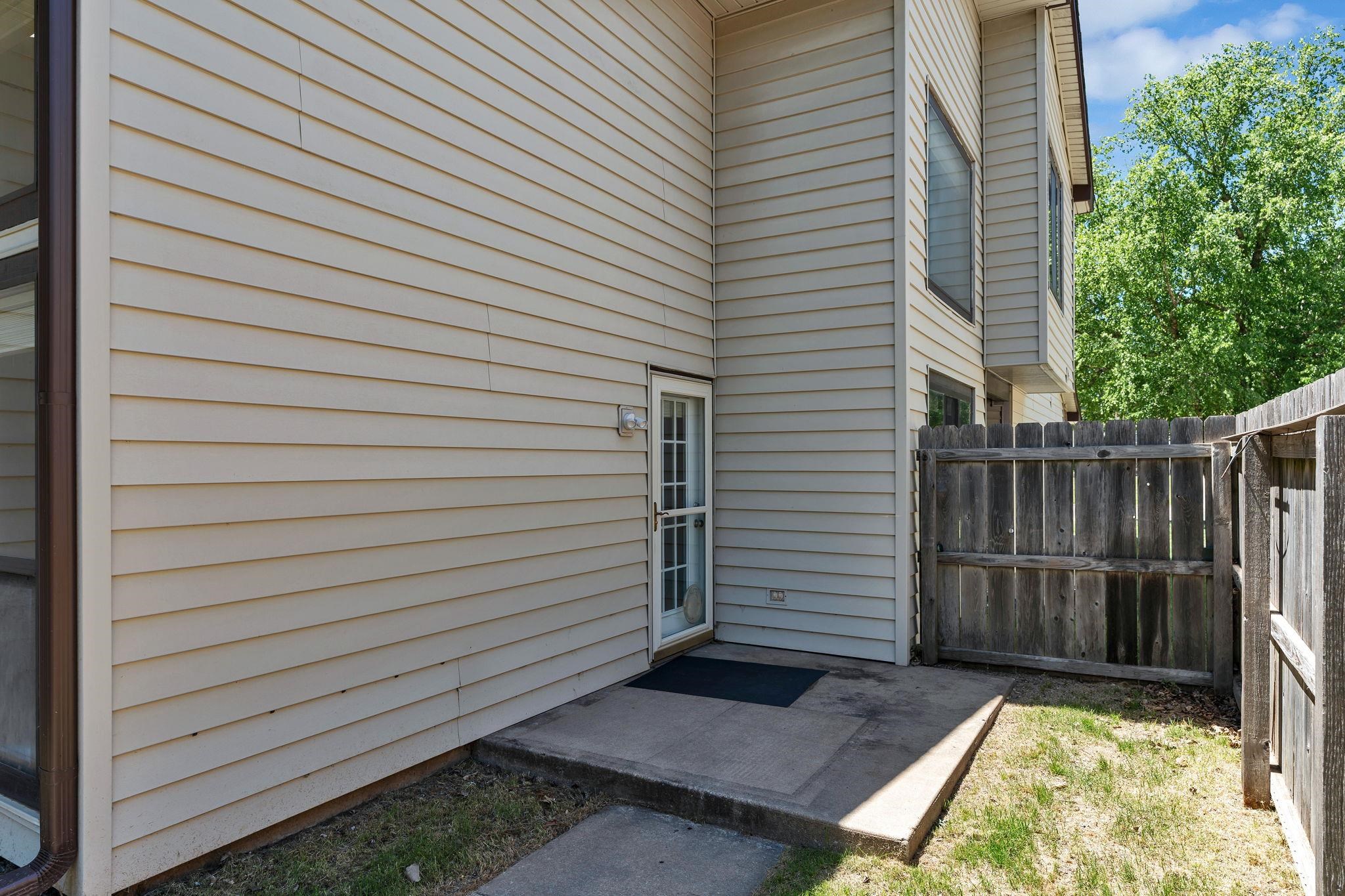 2014 N Woodlawn Blvd Property Photo 26