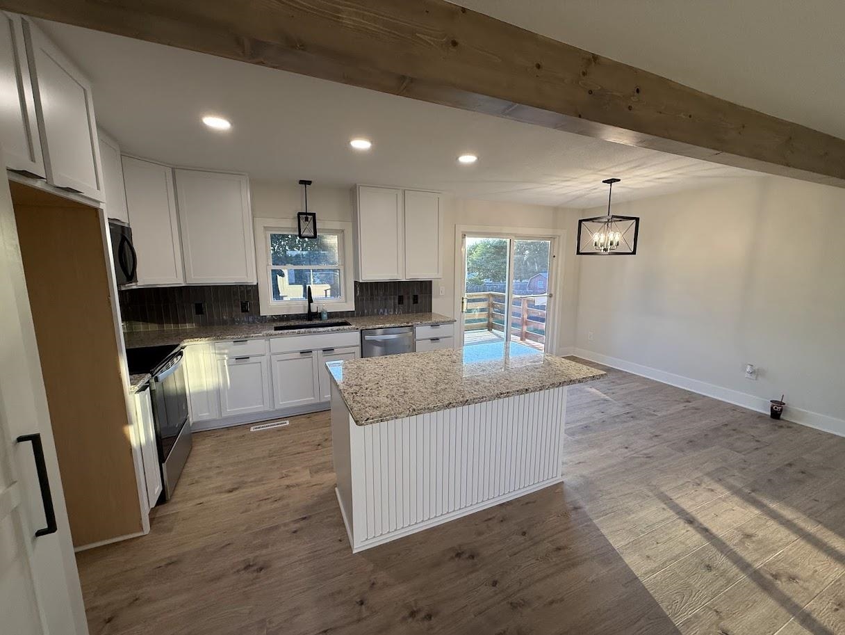 105 Windward Ct Property Photo 6