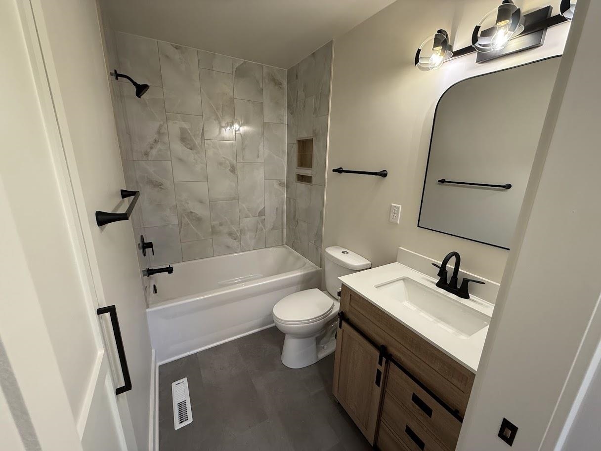 105 Windward Ct Property Photo 14