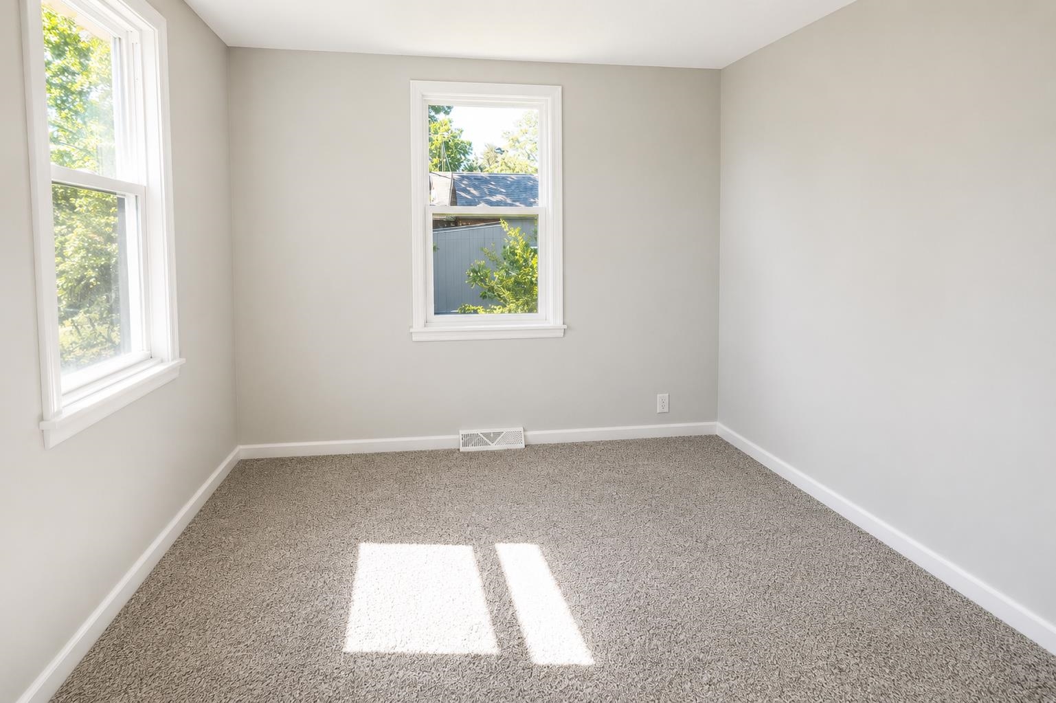 1114 N Pine St. Property Photo 12