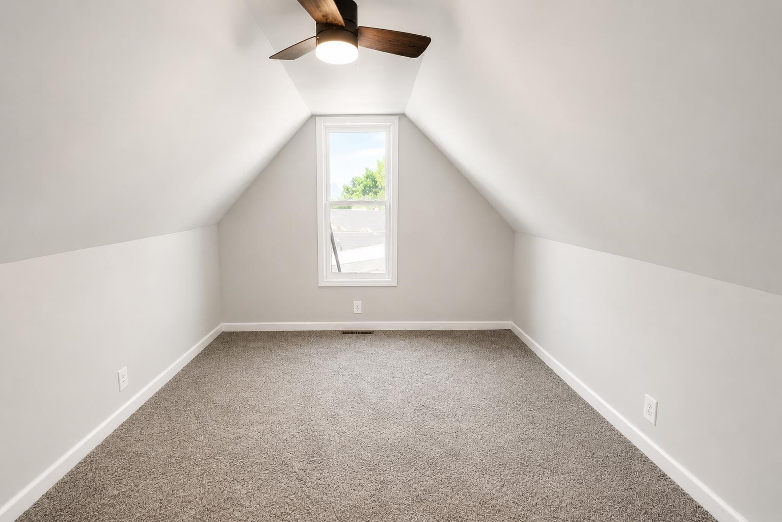 1114 N Pine St. Property Photo 14
