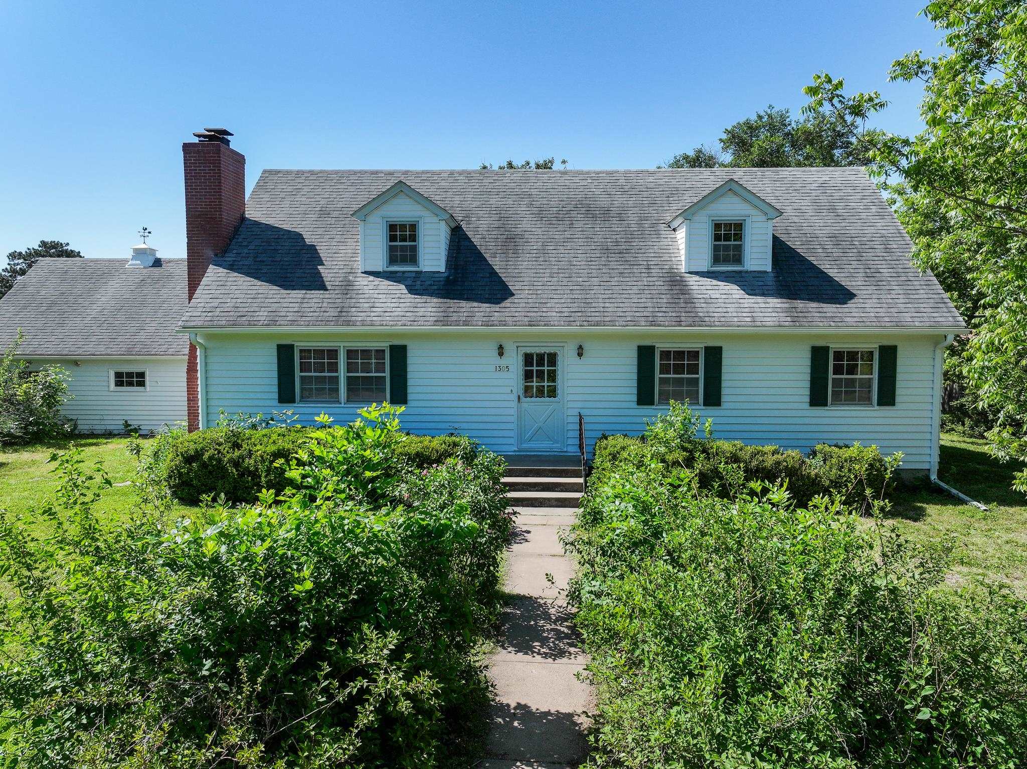 1305 W Park Ave Property Photo 2