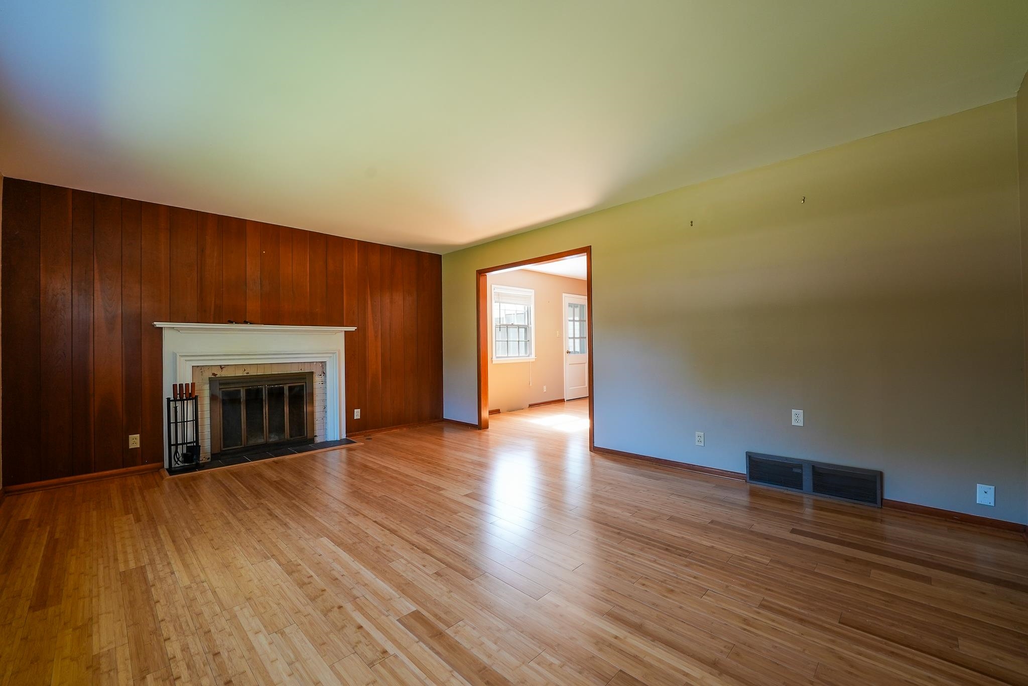 1305 W Park Ave Property Photo 3