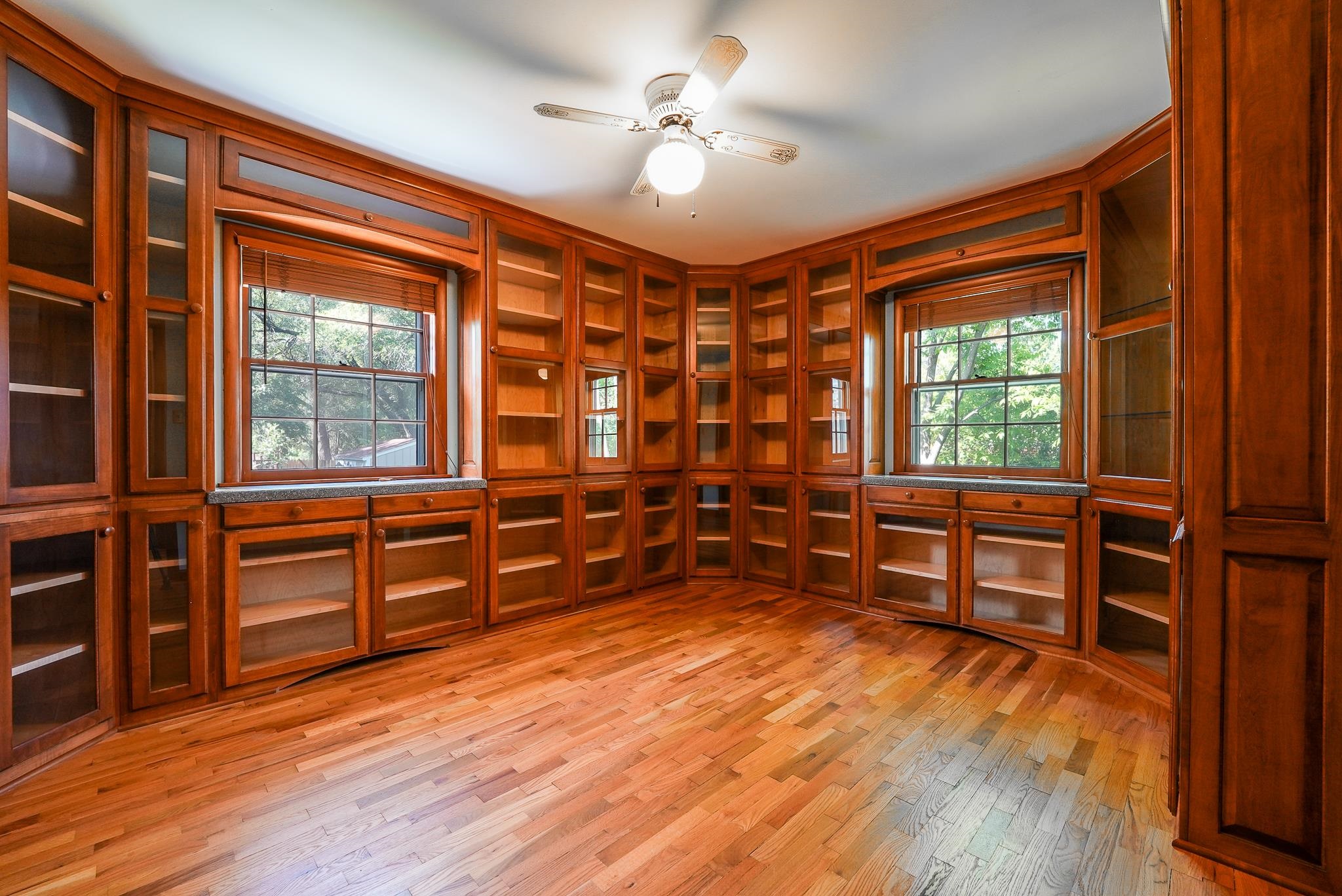 1305 W Park Ave Property Photo 9