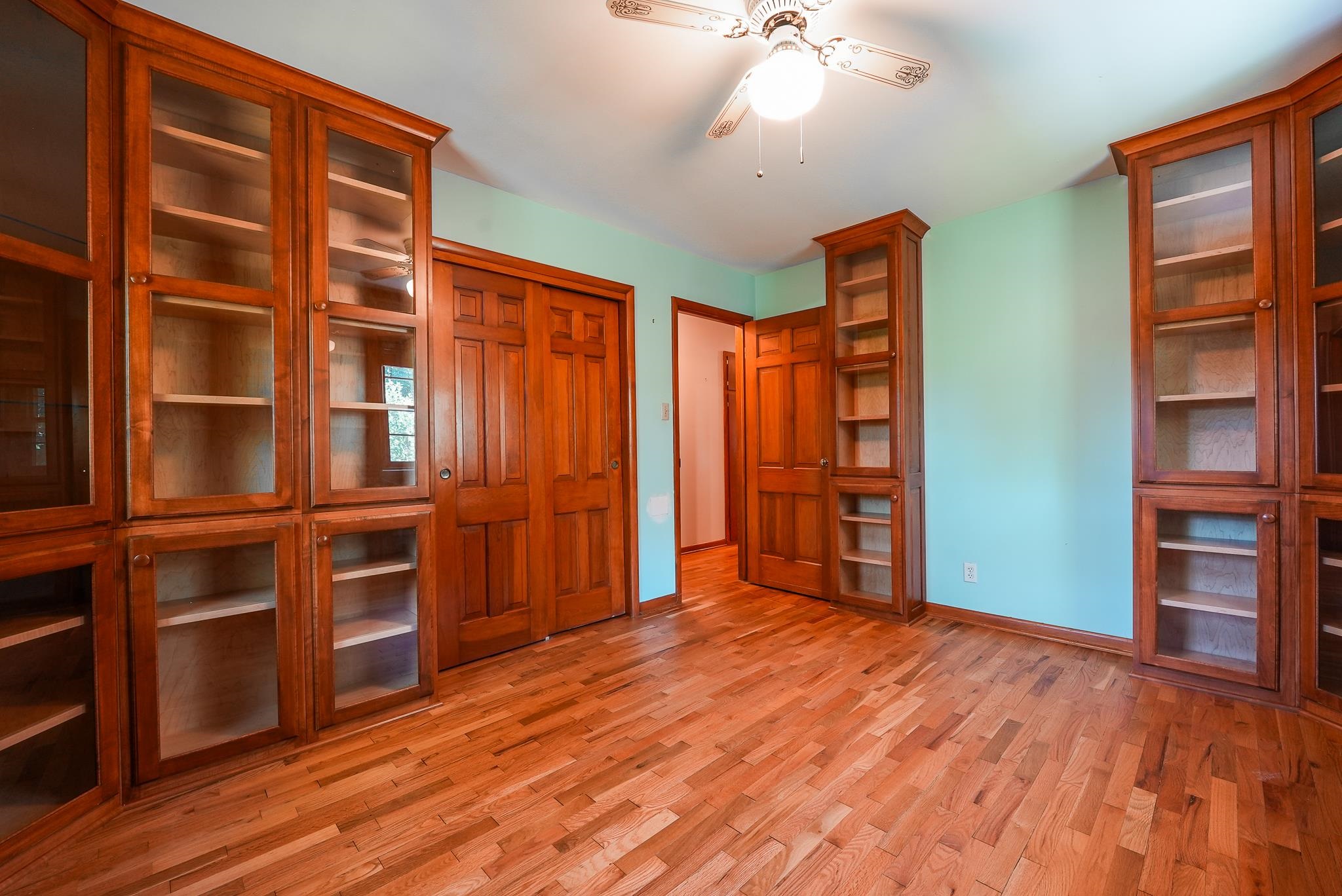 1305 W Park Ave Property Photo 10