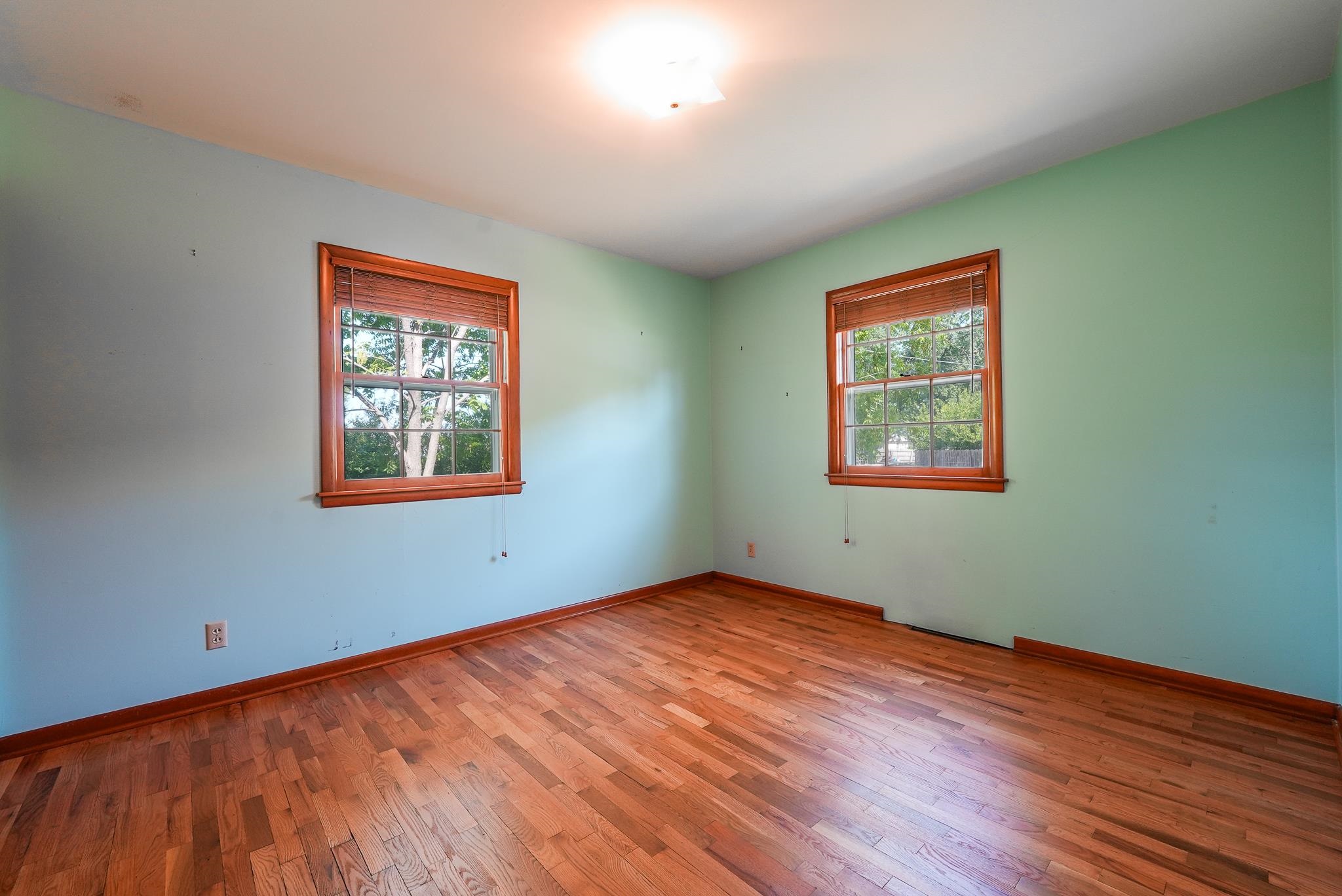 1305 W Park Ave Property Photo 15