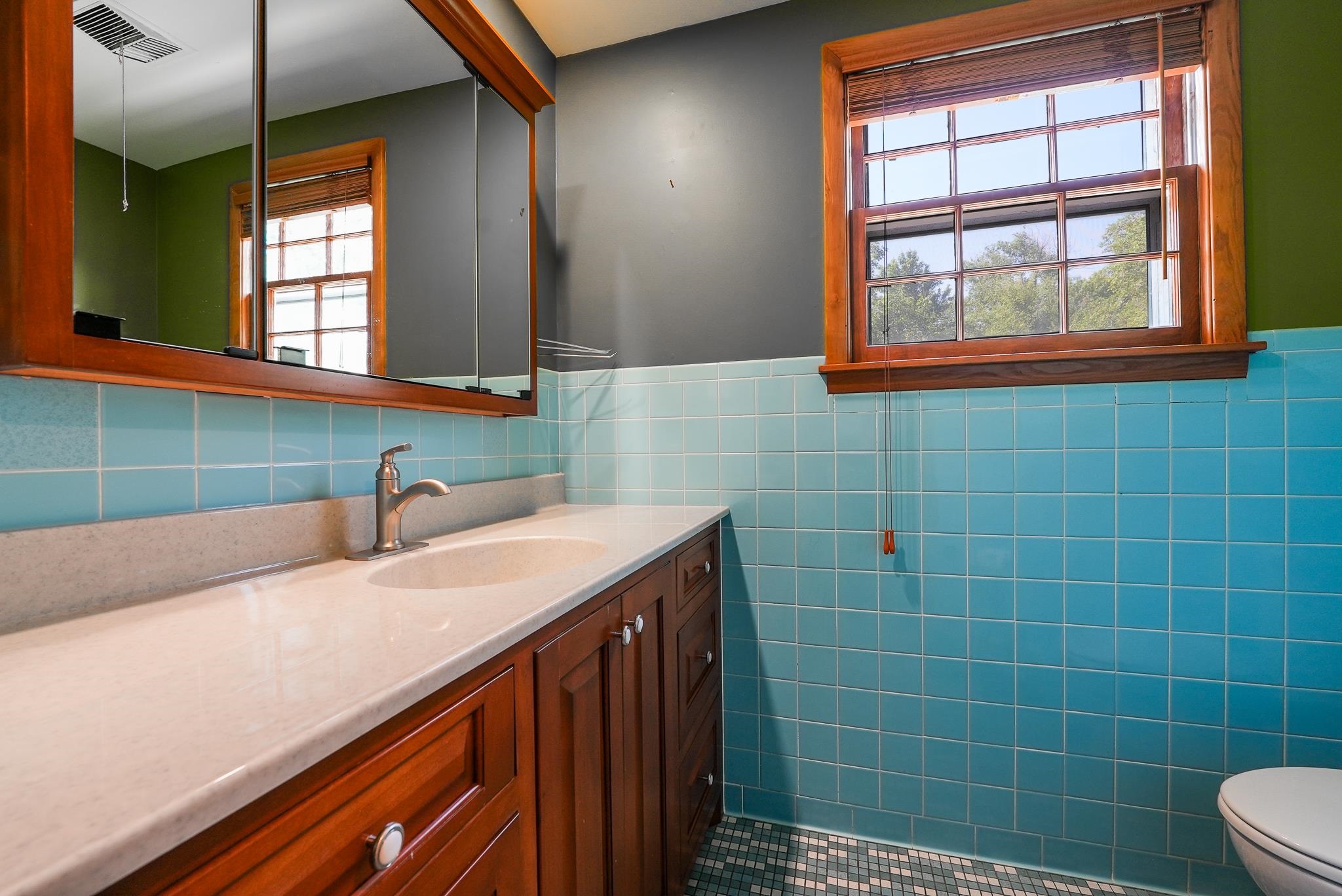 1305 W Park Ave Property Photo 20