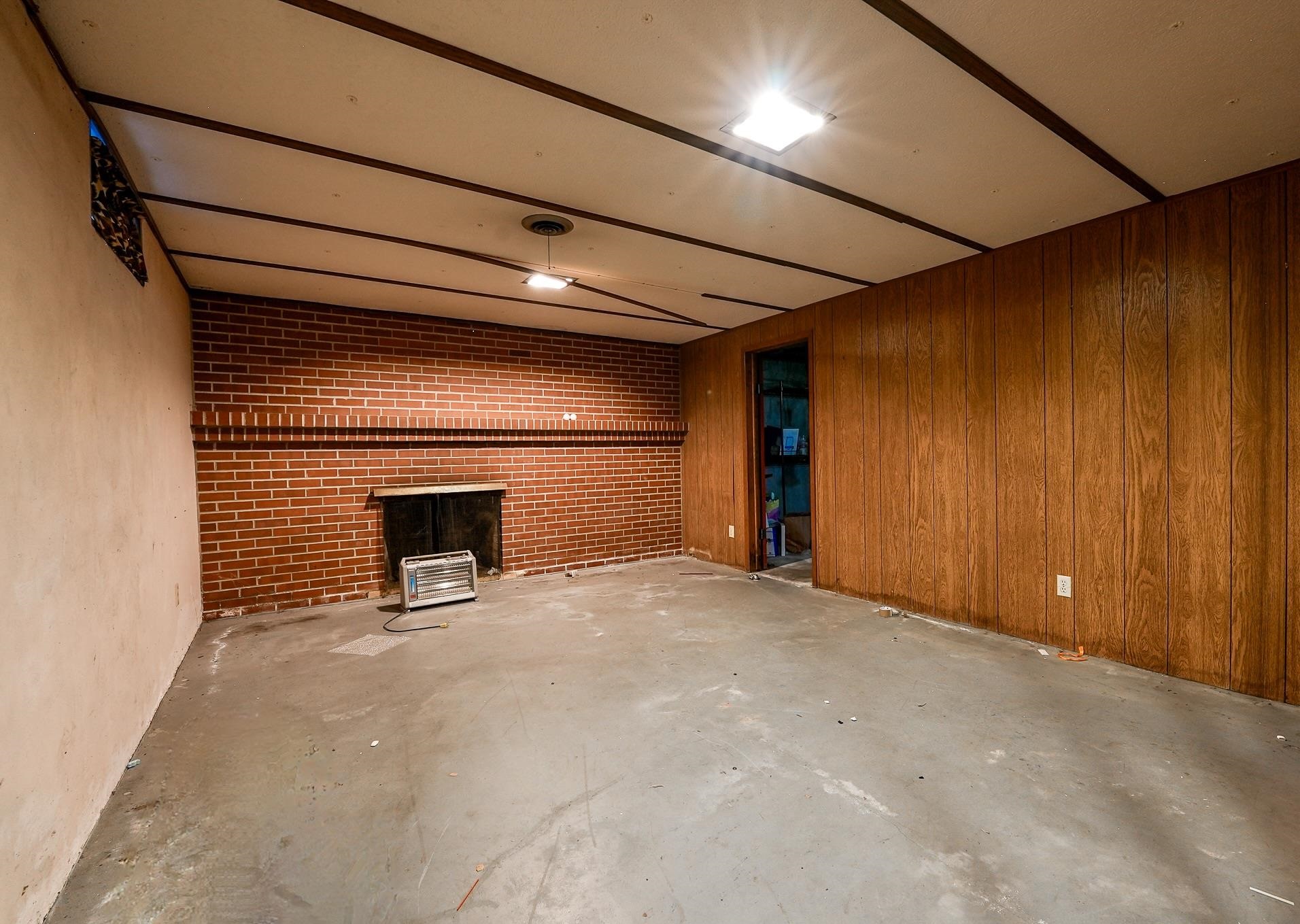 1305 W Park Ave Property Photo 24