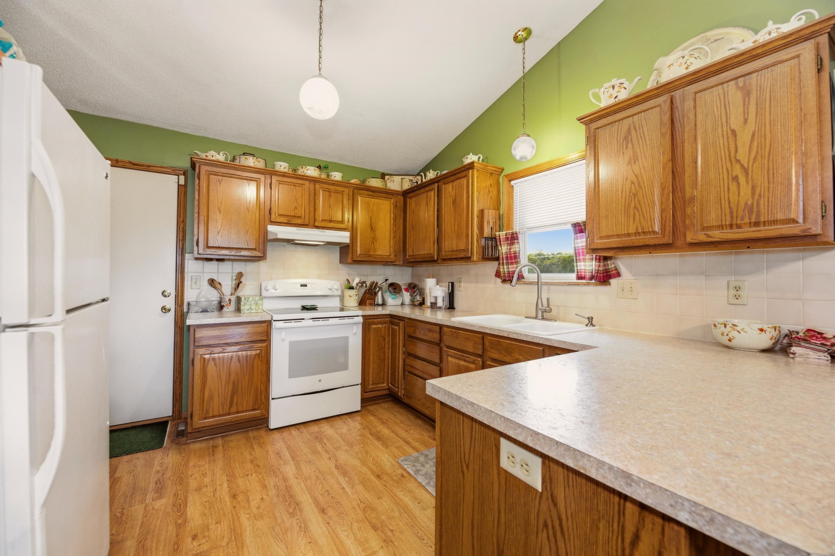 11914 W Carr Ave Property Photo 9