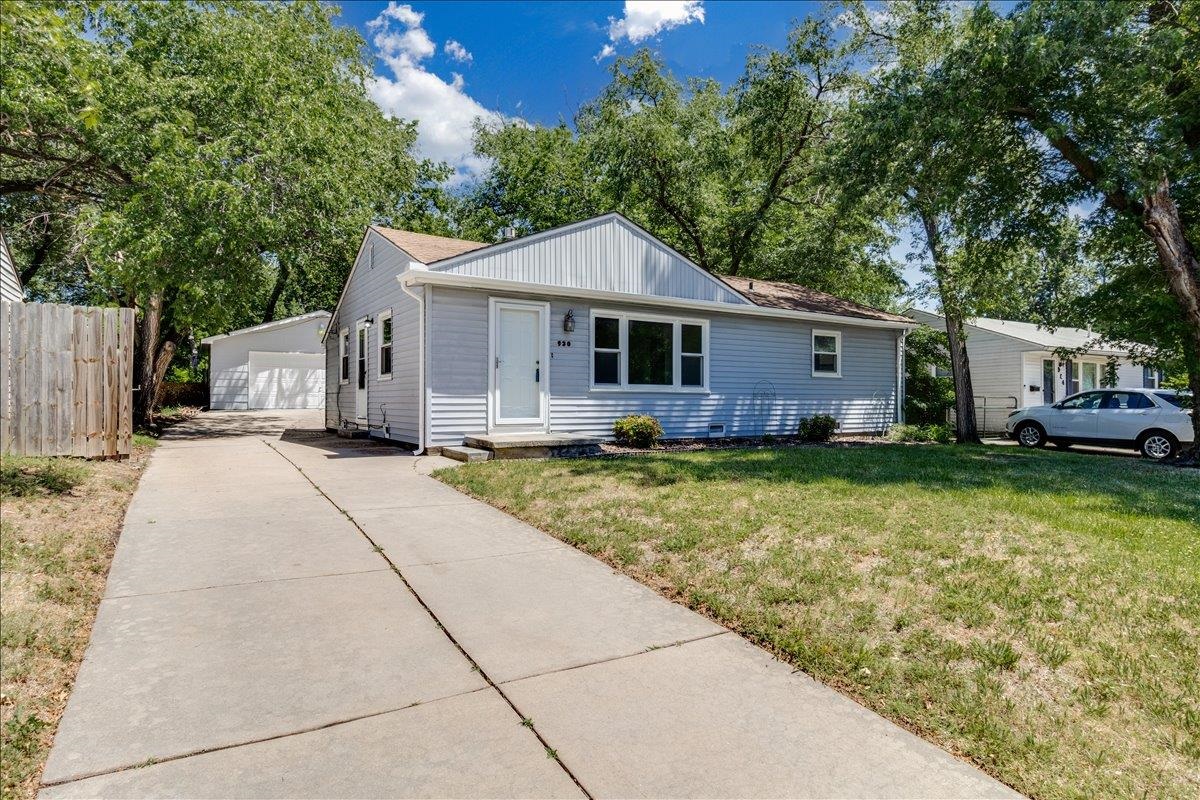 930 N Westview Property Photo 1