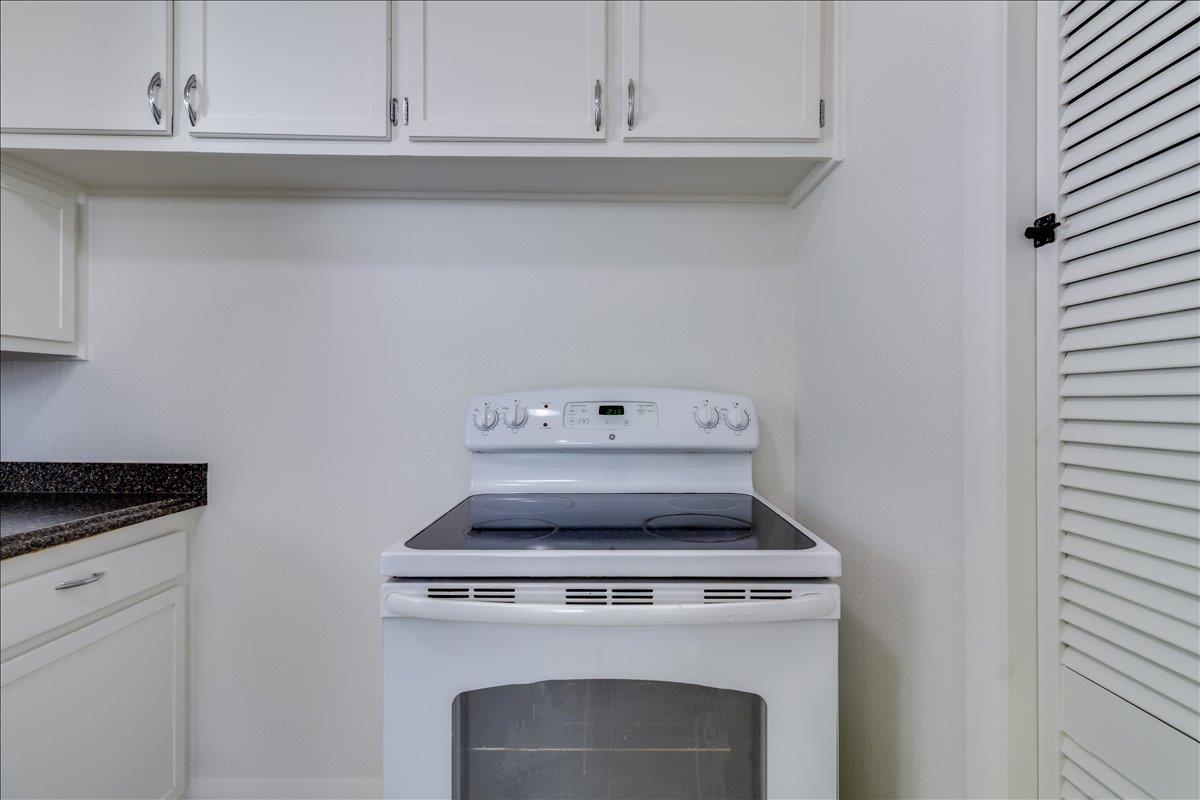 930 N Westview Property Photo 11