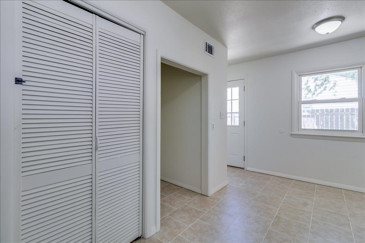 930 N Westview Property Photo 13