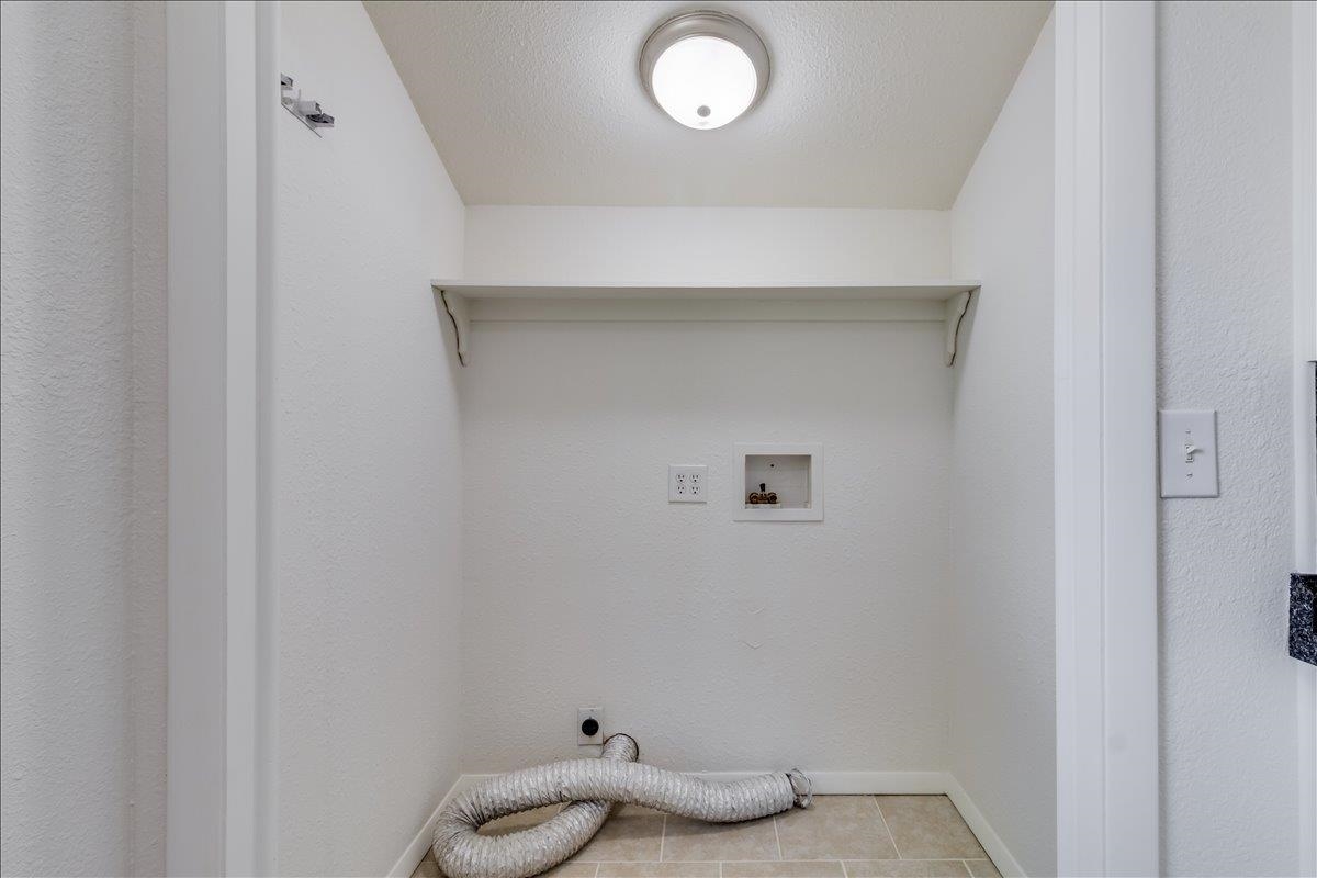 930 N Westview Property Photo 14