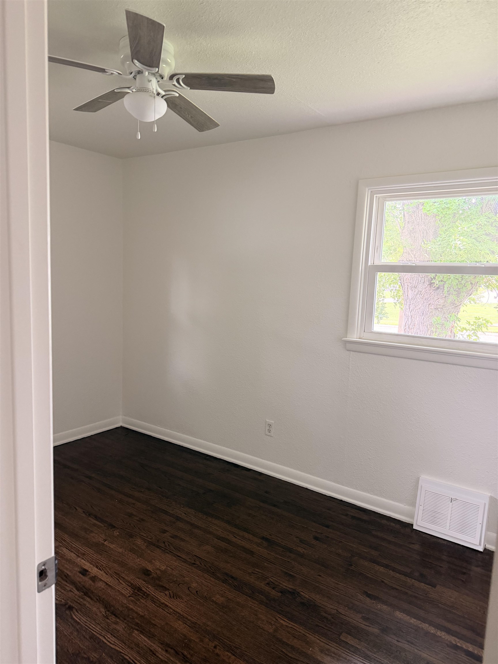 930 N Westview Property Photo 17