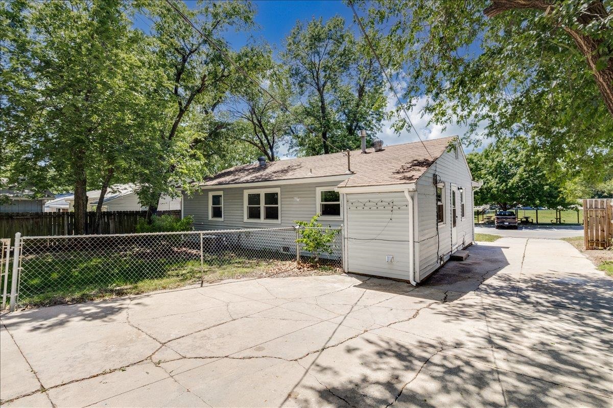 930 N Westview Property Photo 22