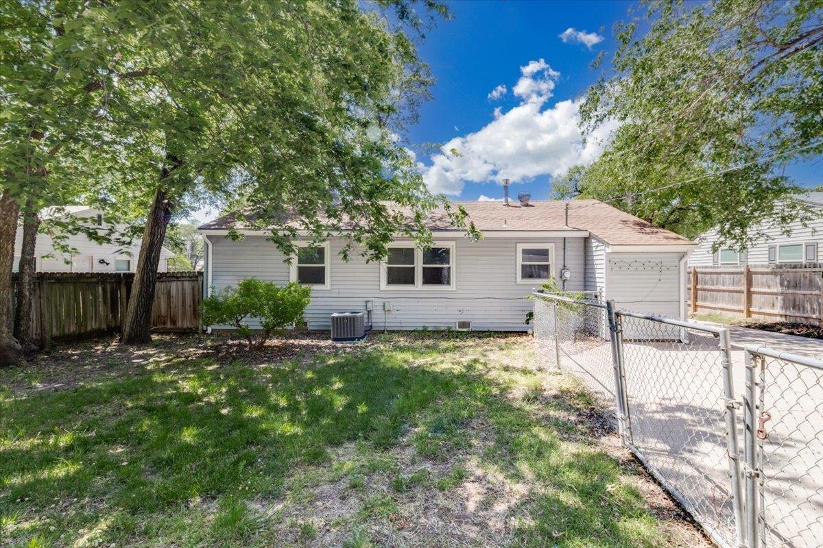 930 N Westview Property Photo 23