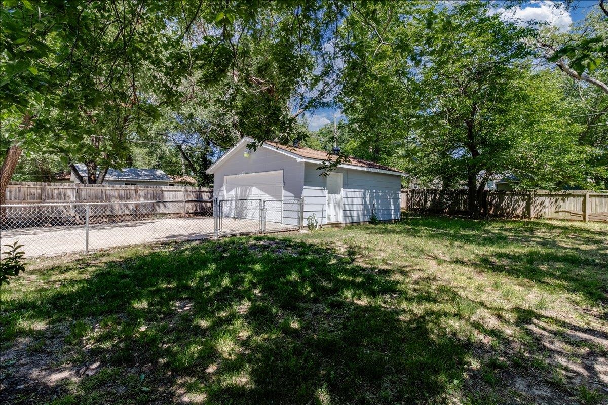 930 N Westview Property Photo 25