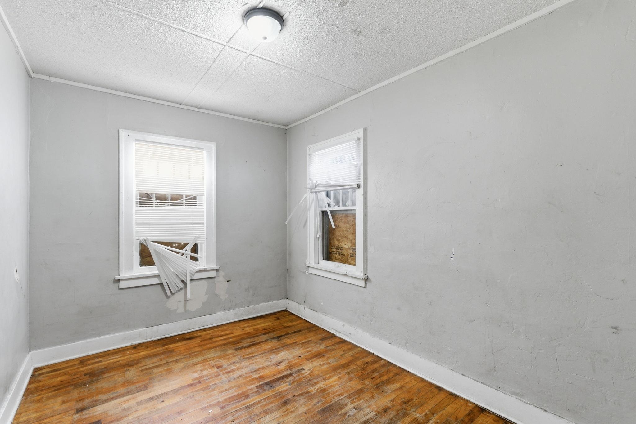 1535-1537 N Holyoke Ave Property Photo 16