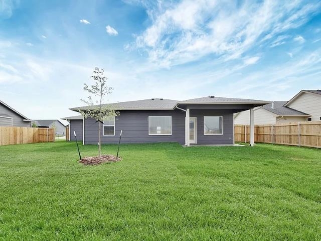 691/695/699 1013 W Long Path Property Photo 16