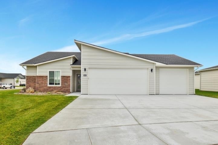 691/695/699 1013 W Long Path Property Photo 24