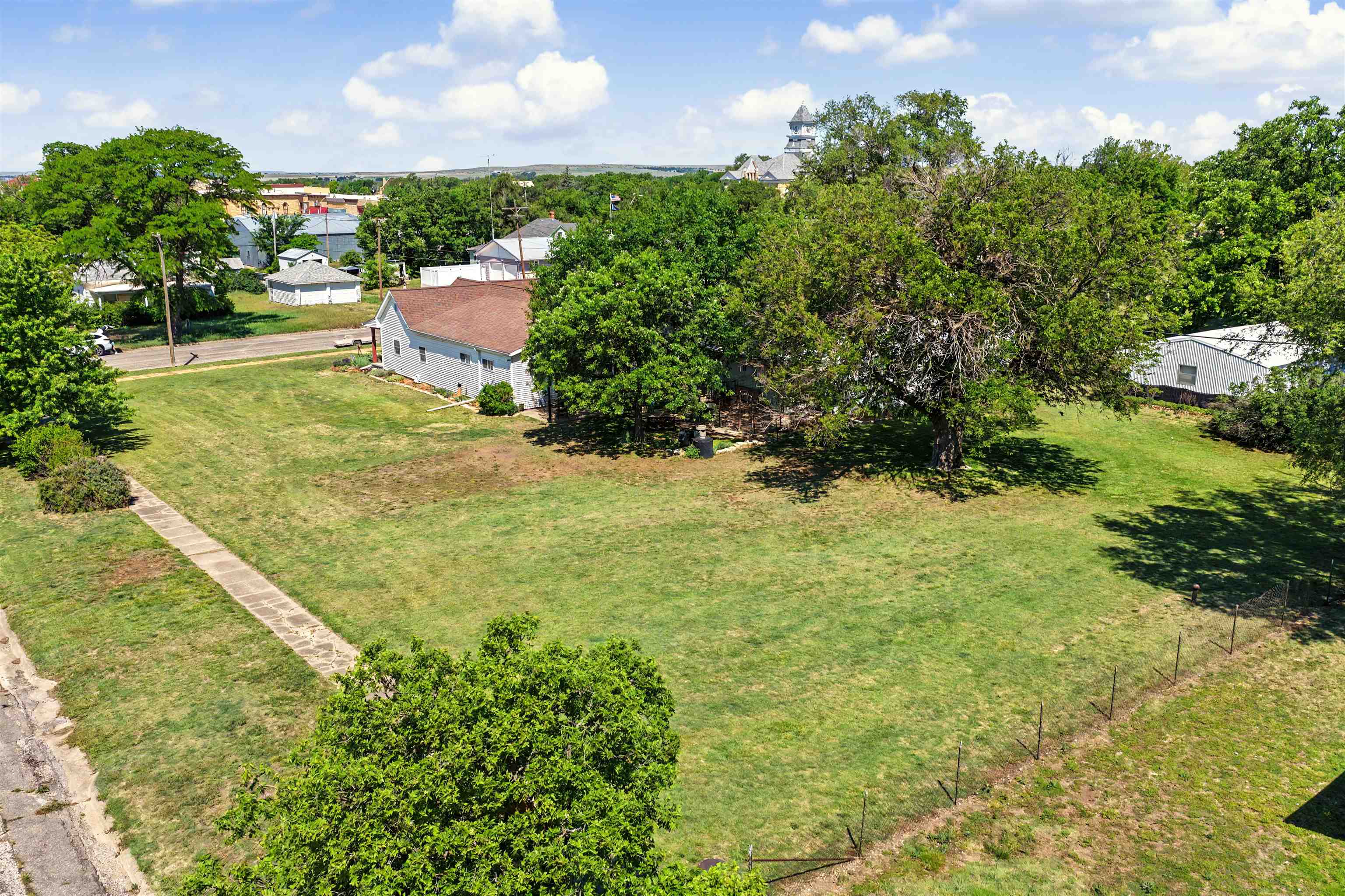 115 S 2nd St. Property Photo 3