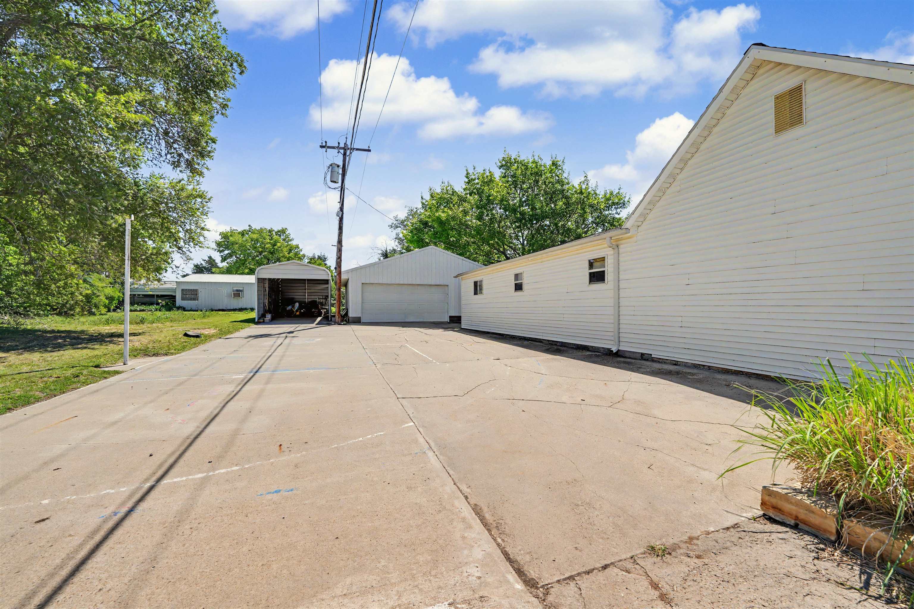 115 S 2nd St. Property Photo 8