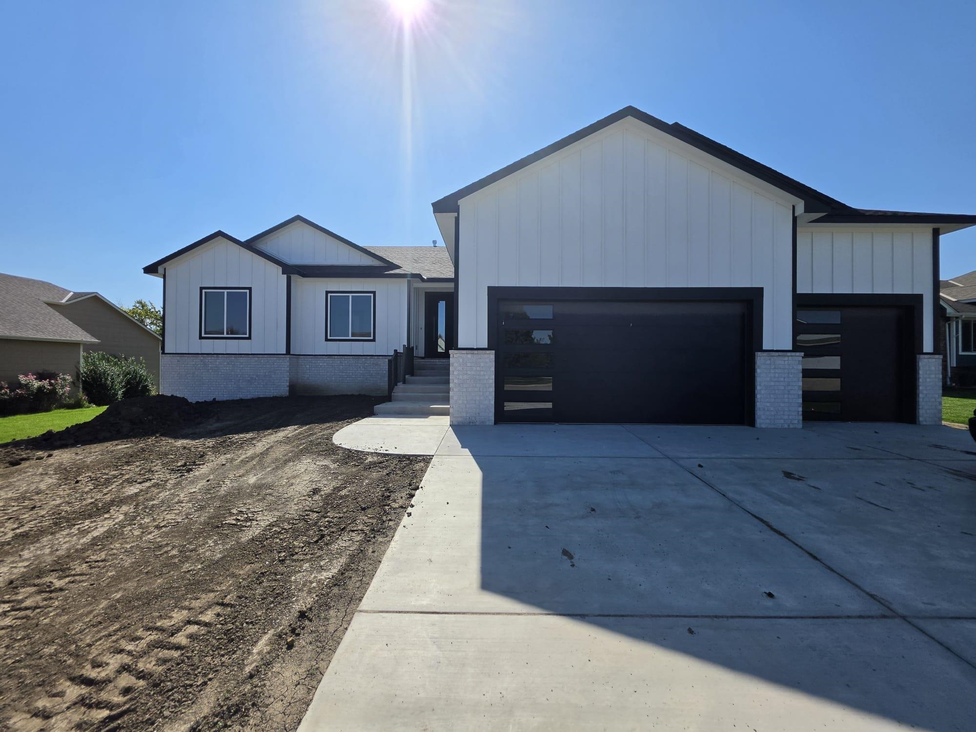 13211 E Laguna St Property Photo 1