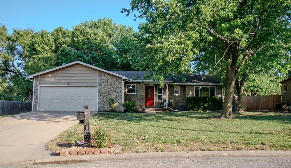 415 E Valley View Street Property Photo 1