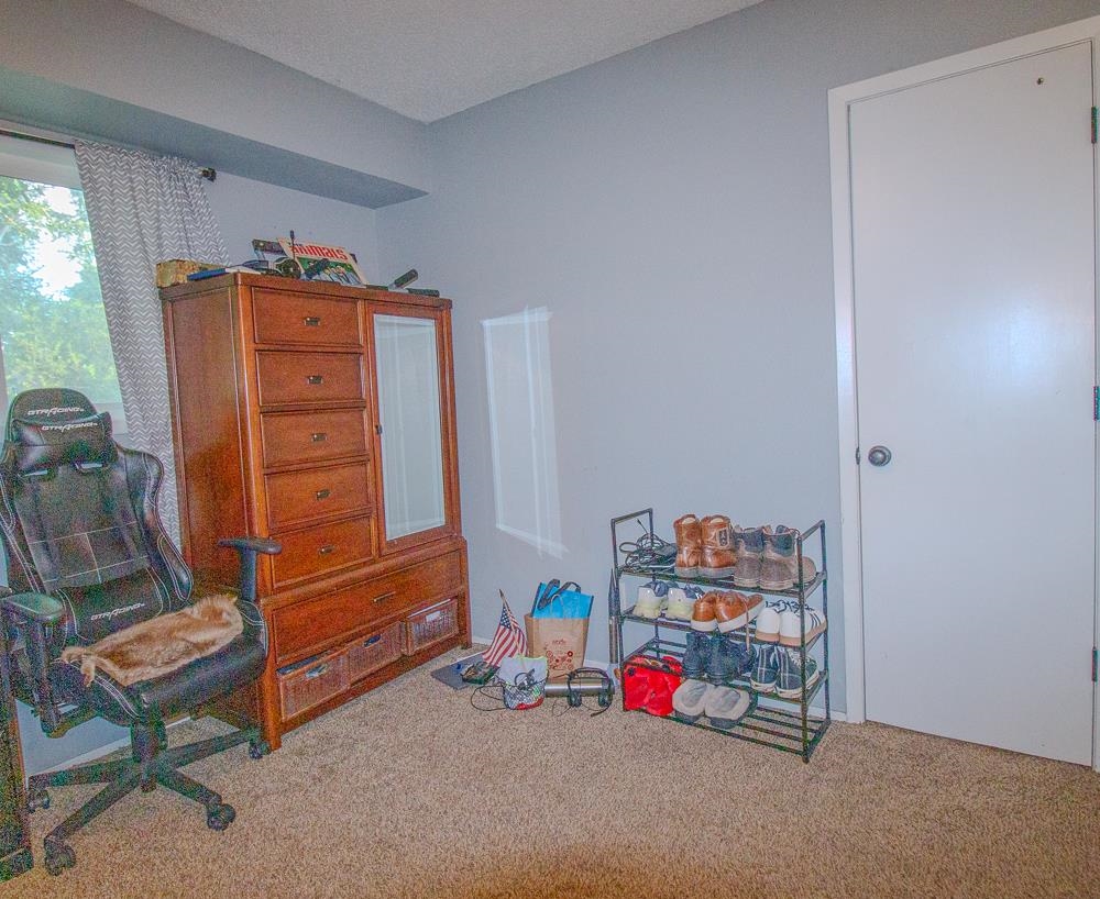 415 E Valley View Street Property Photo 17