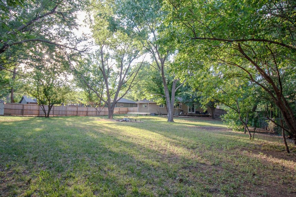 415 E Valley View Street Property Photo 20