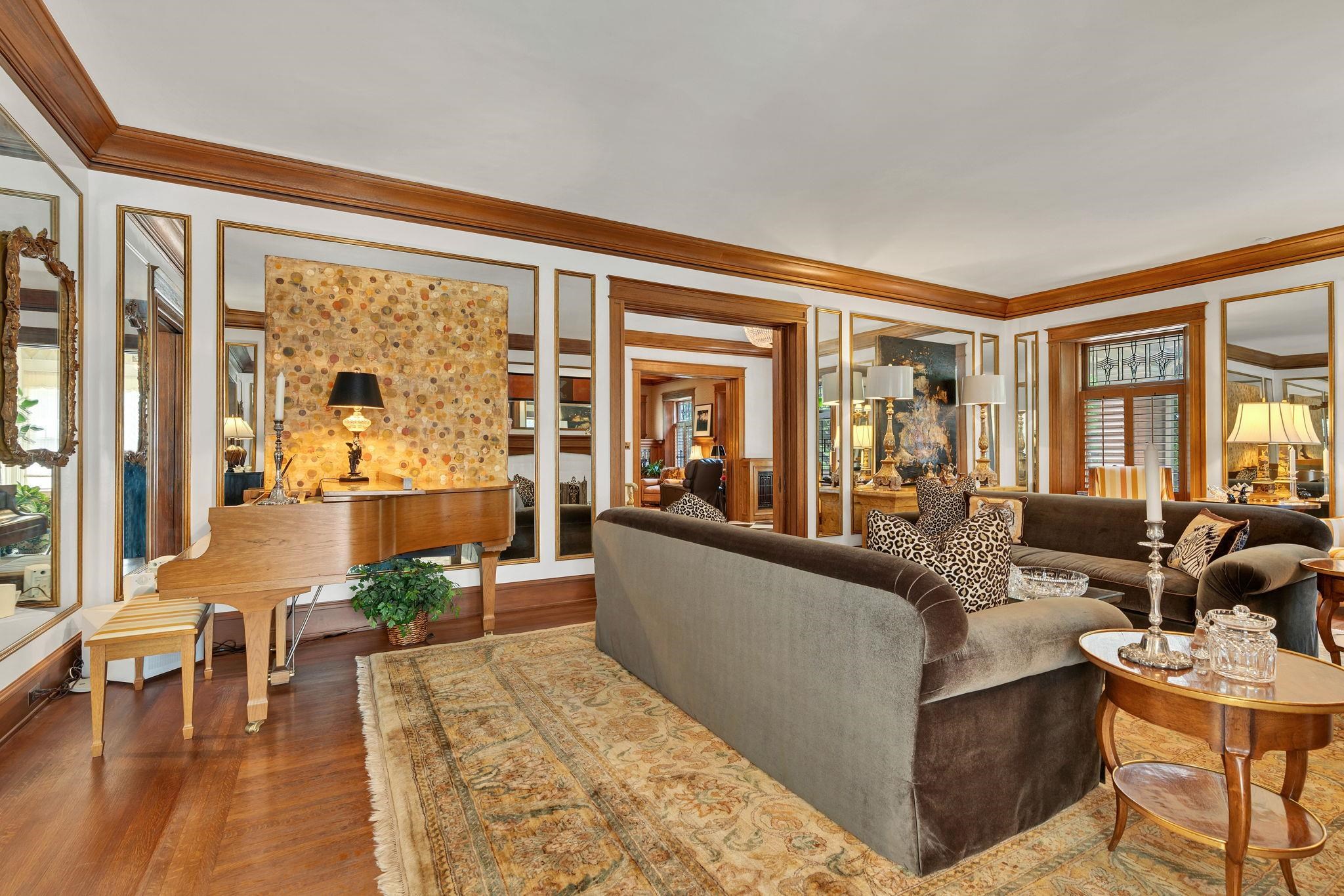 345 N Belmont Property Photo 11