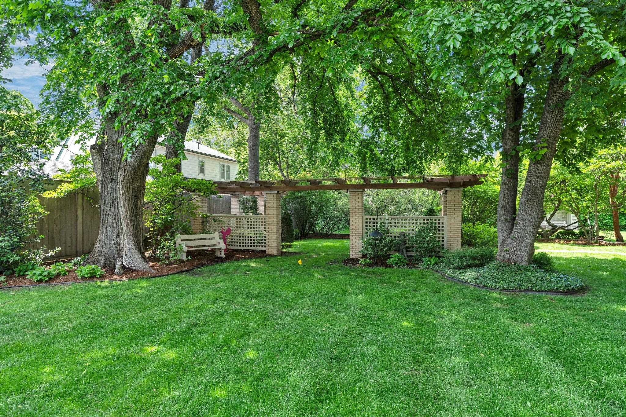 345 N Belmont Property Photo 30