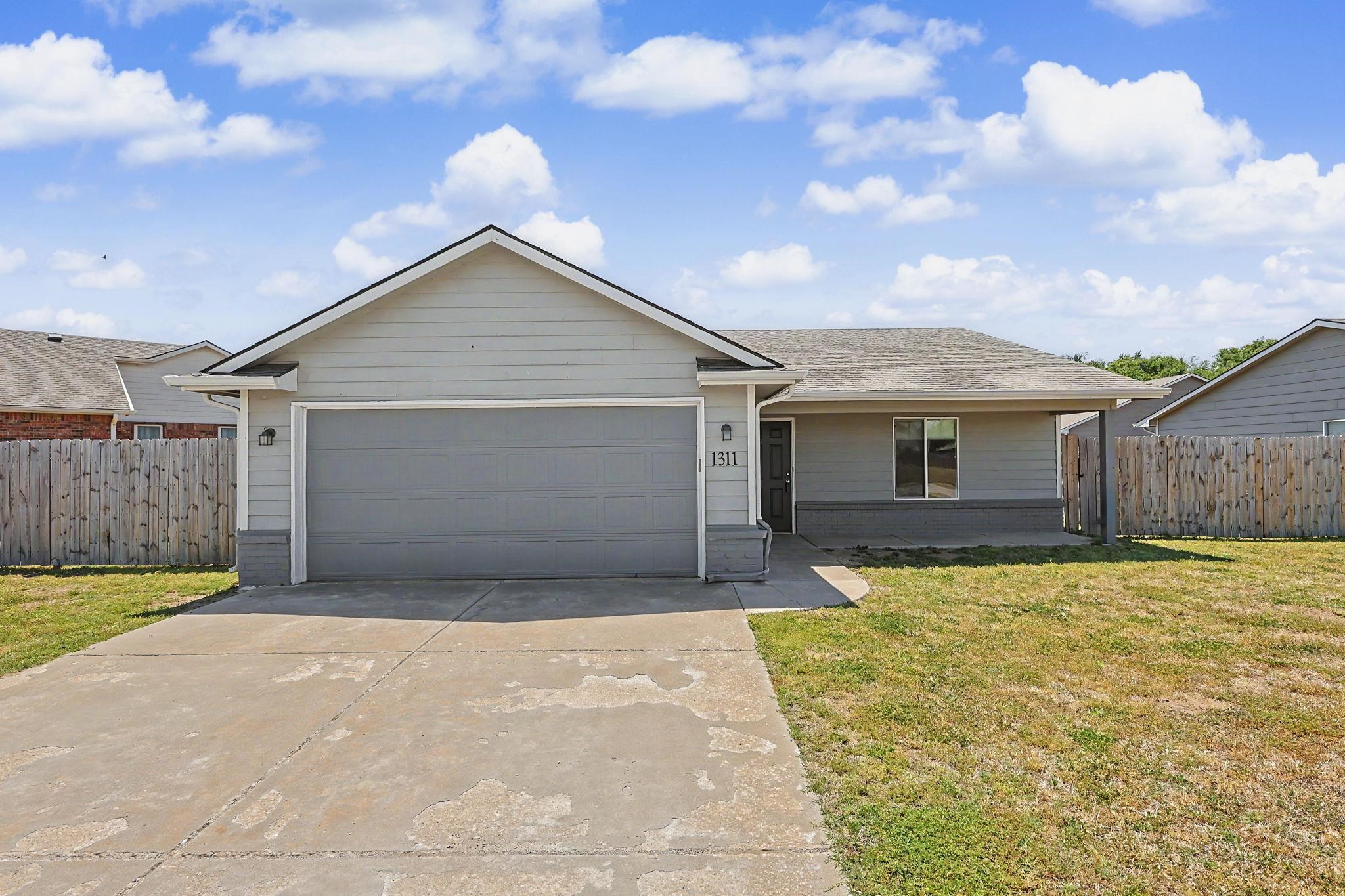 1311 E Maywood Property Photo 2