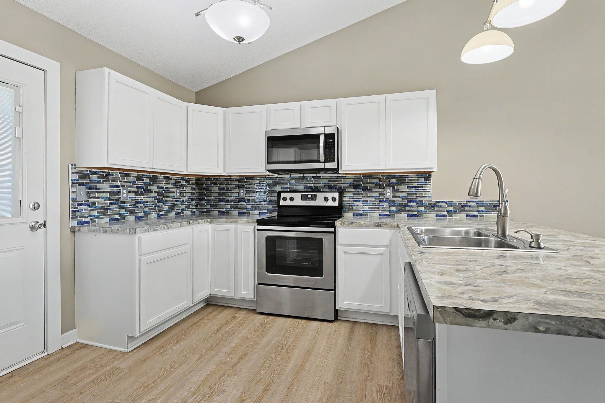 1311 E Maywood Property Photo 10