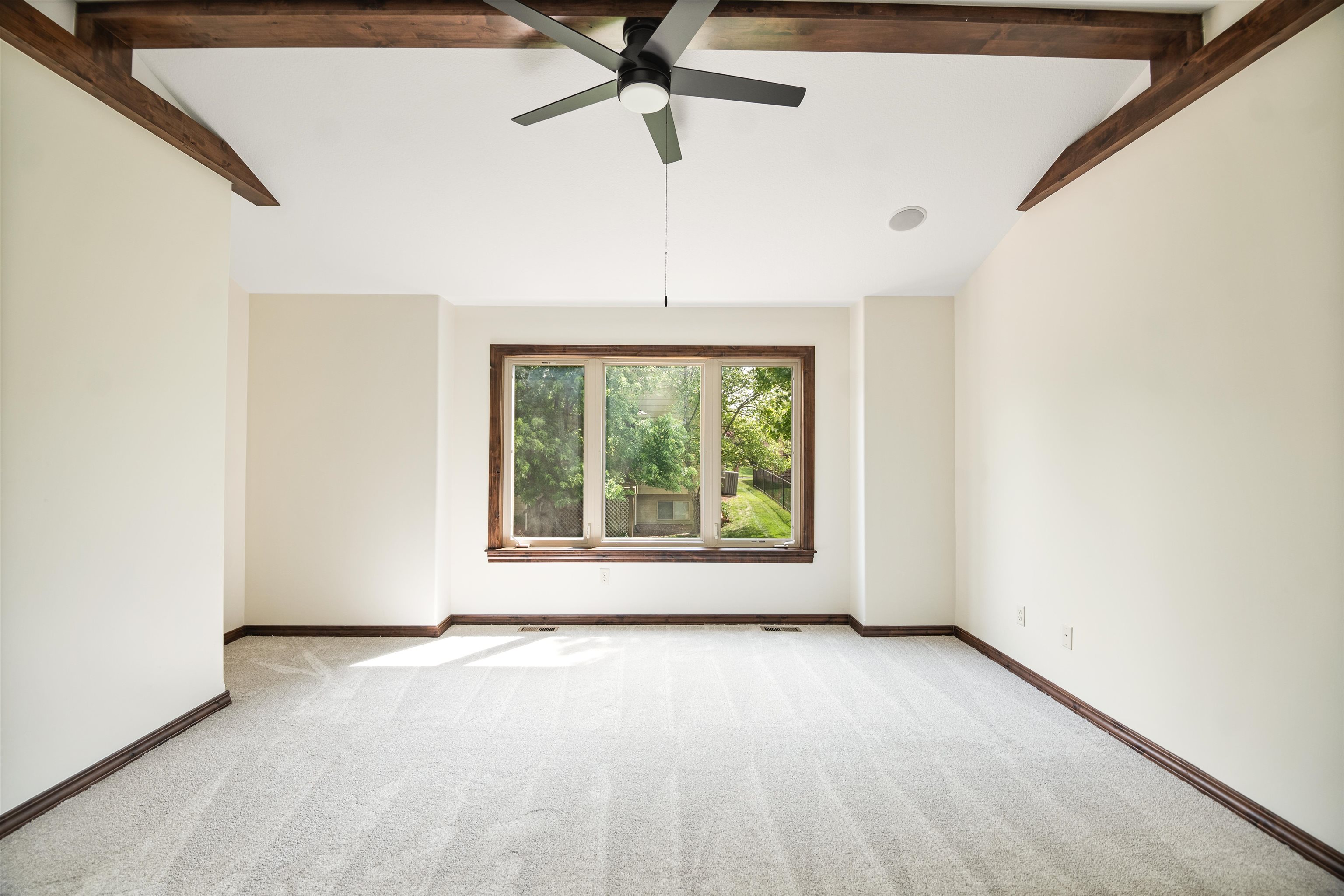 2034 S Sierra Hills Ct Property Photo 9
