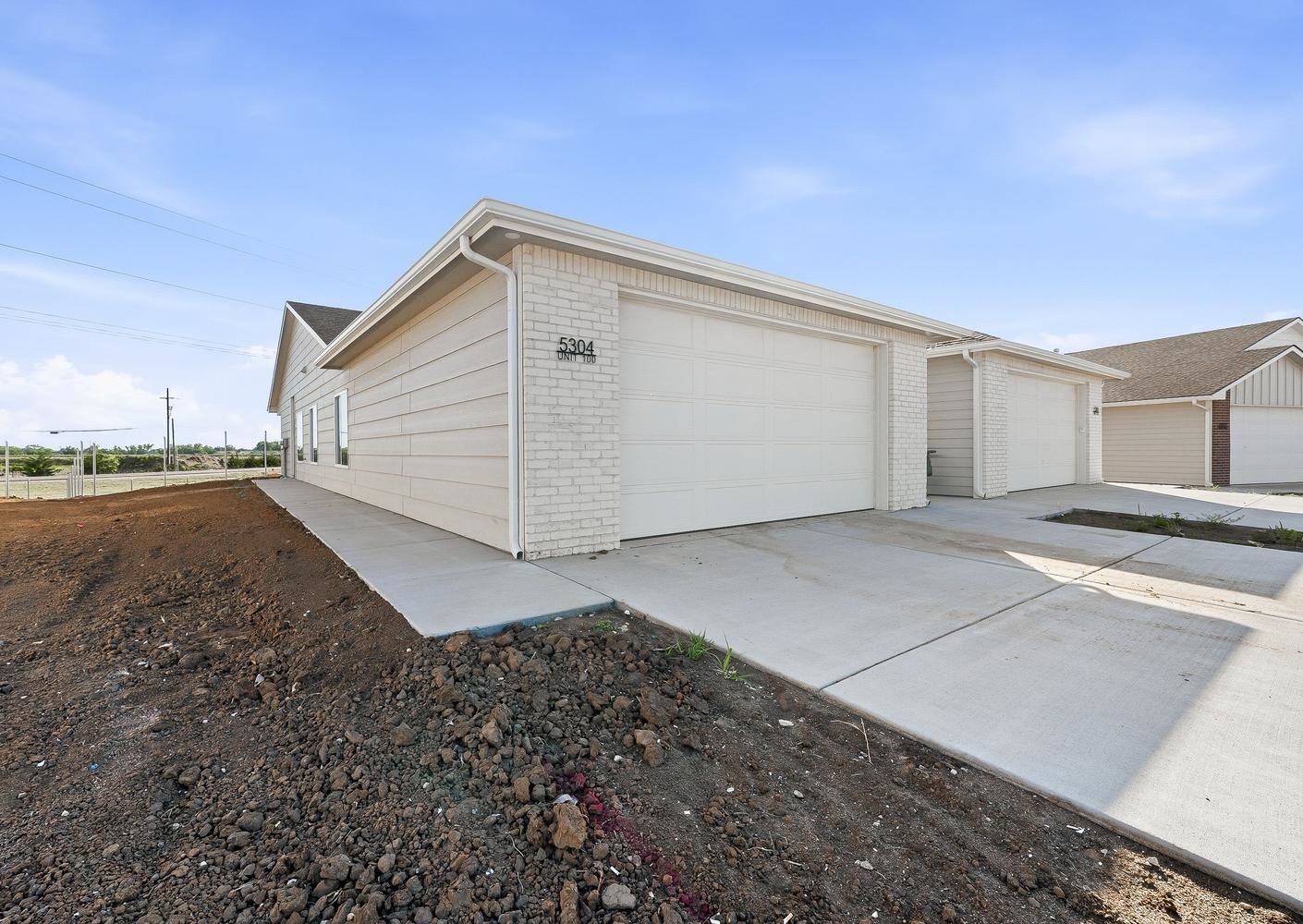 5304 W Rolly St. Property Photo 1